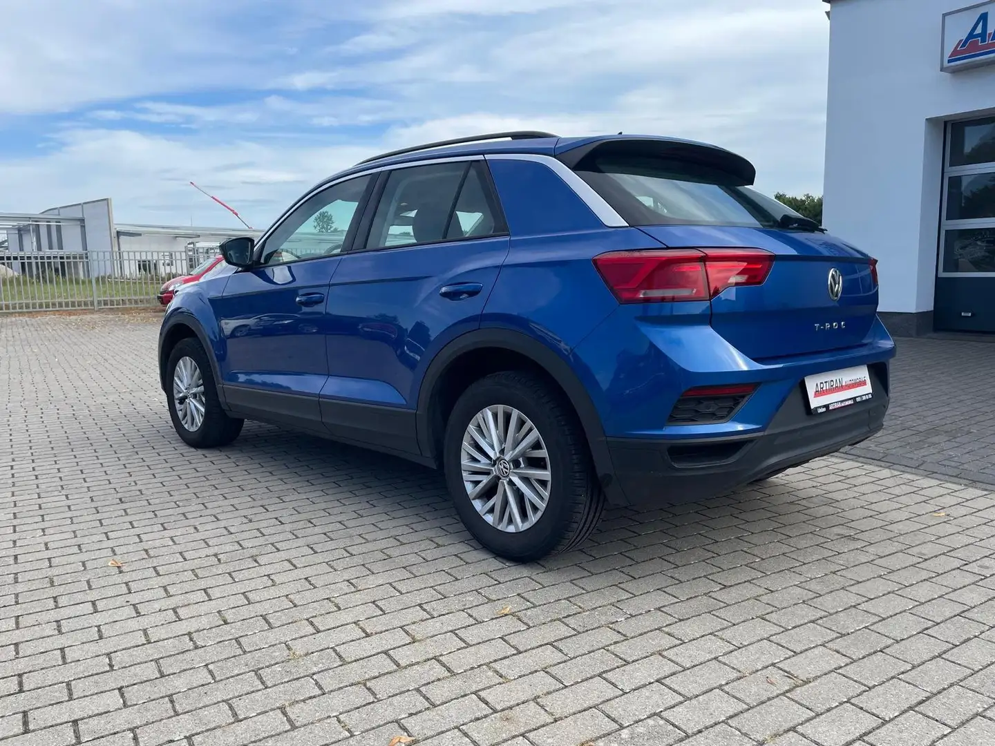Volkswagen T-Roc Basis Blau - 2