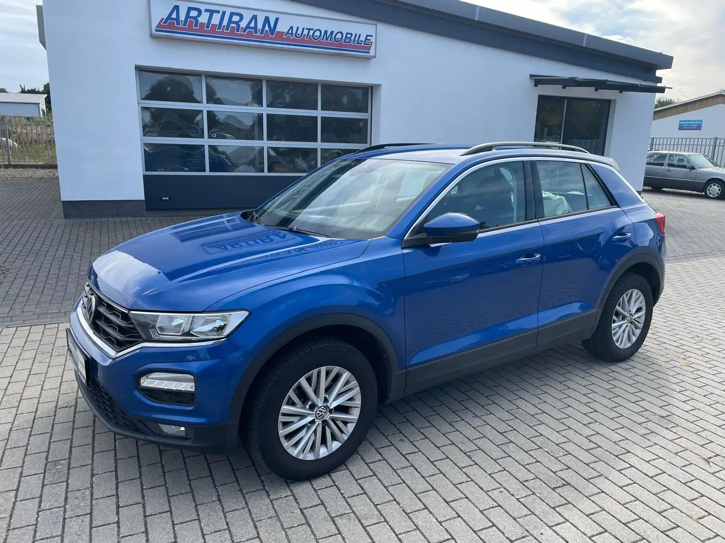 Volkswagen T-Roc Basis Blau - 1
