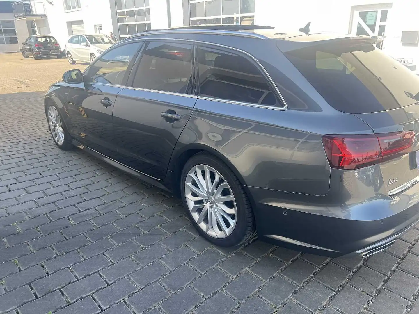 Audi A6 Avant * Audi Scheckheft * S Line * Grau - 2