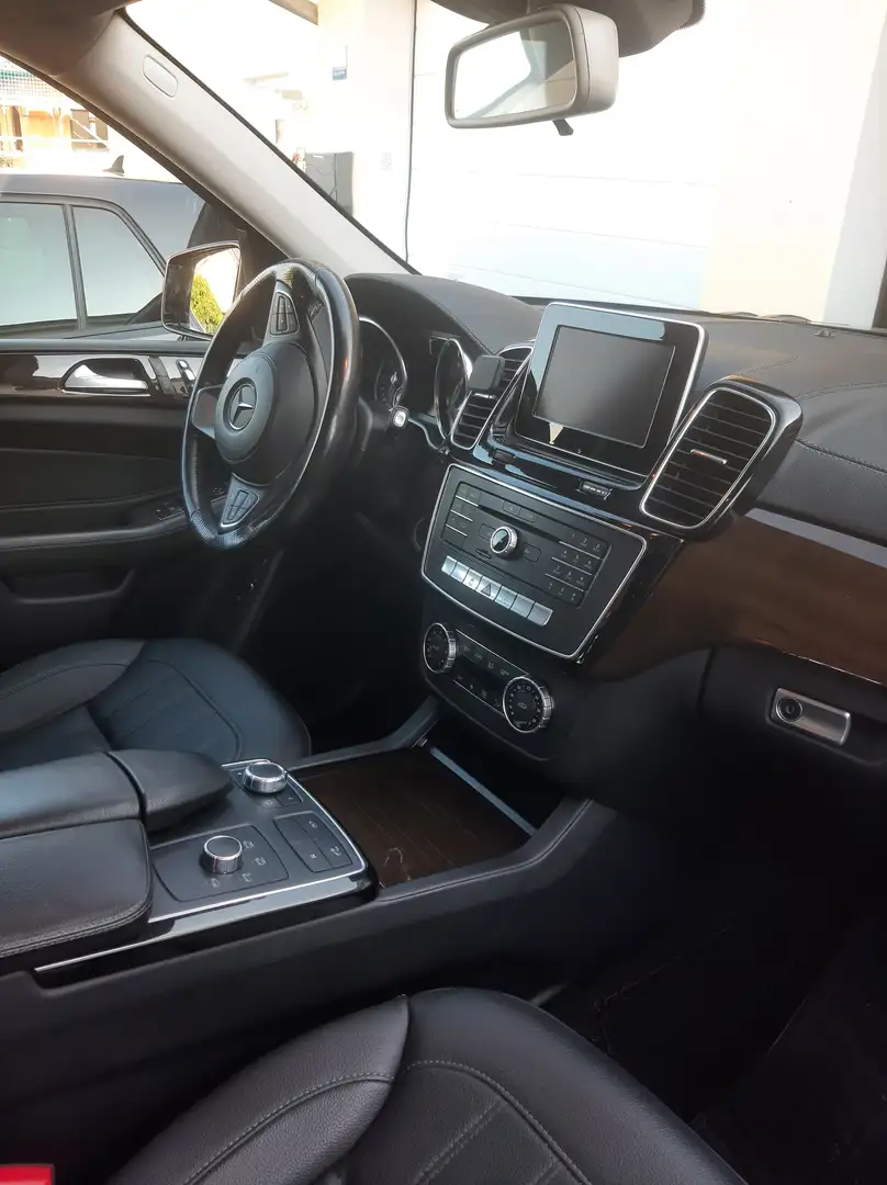 Mercedes-Benz GLS 400 GLS 400 4Matic 9G-TRONIC Negru - 1