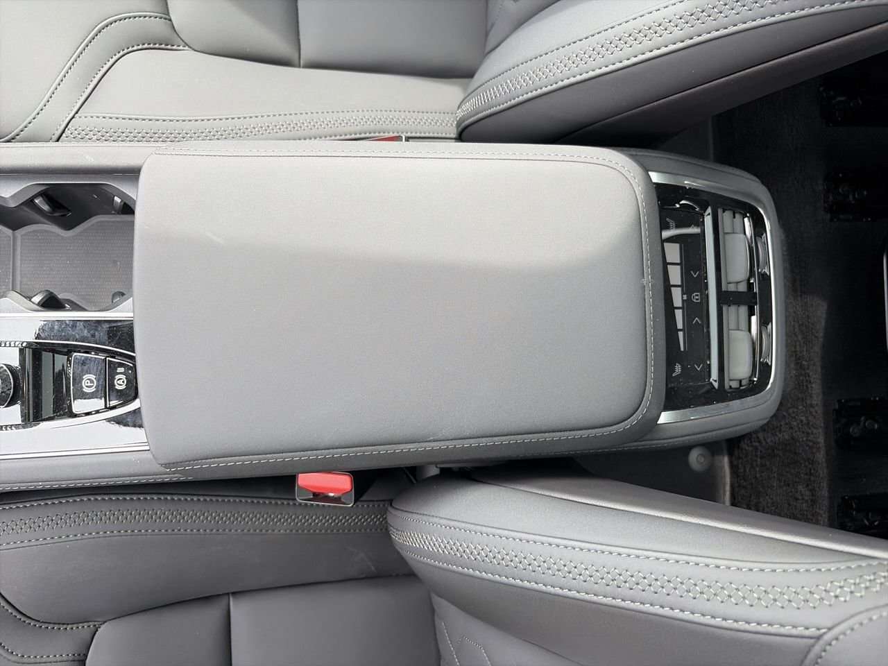 2026 Volvo XC90 B6 AWD Plus Dark Theme 7-Seater Local BC Unit | Ac thumb 26