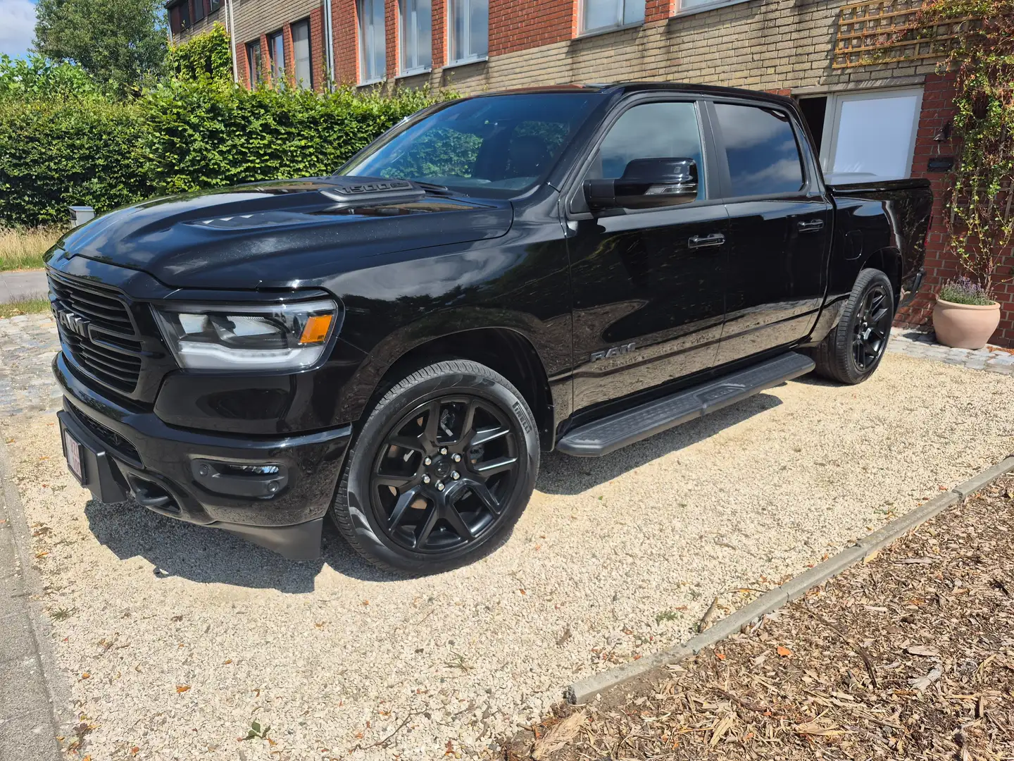 Dodge RAM 5.7 laramie night edition 39000km ** btw wagen** Negru - 1