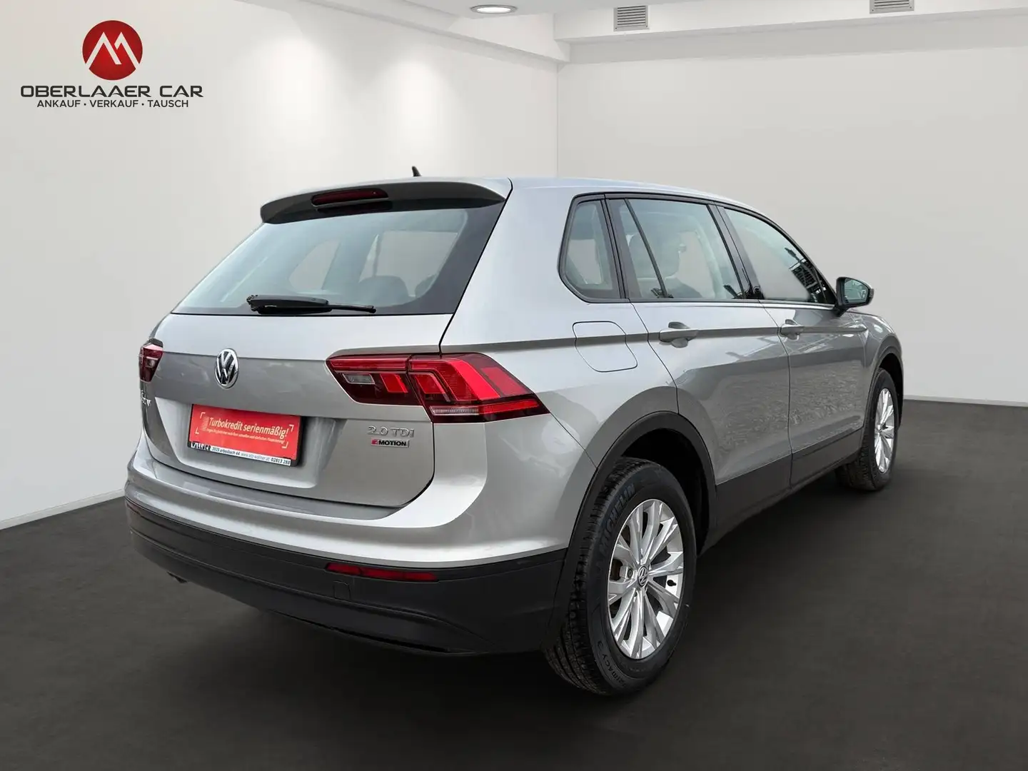 Volkswagen Tiguan Tiguan 2.0 TDI Trendline 4Motion DSG. Grau - 2