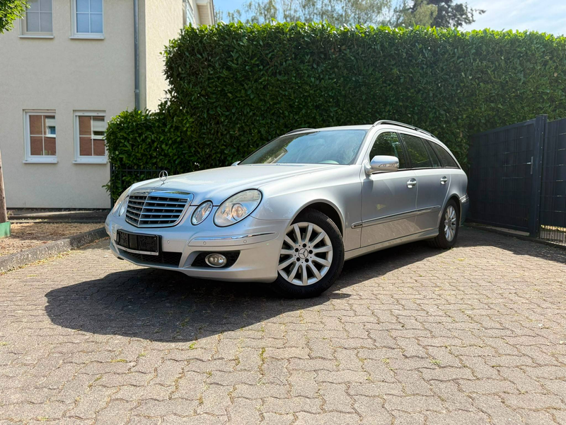 Mercedes-Benz E 220 E 220 CDI*1.HAND*Scheckheftgepflegt*NichtraucherFahrzeug*TÜV&ServiceNEU*