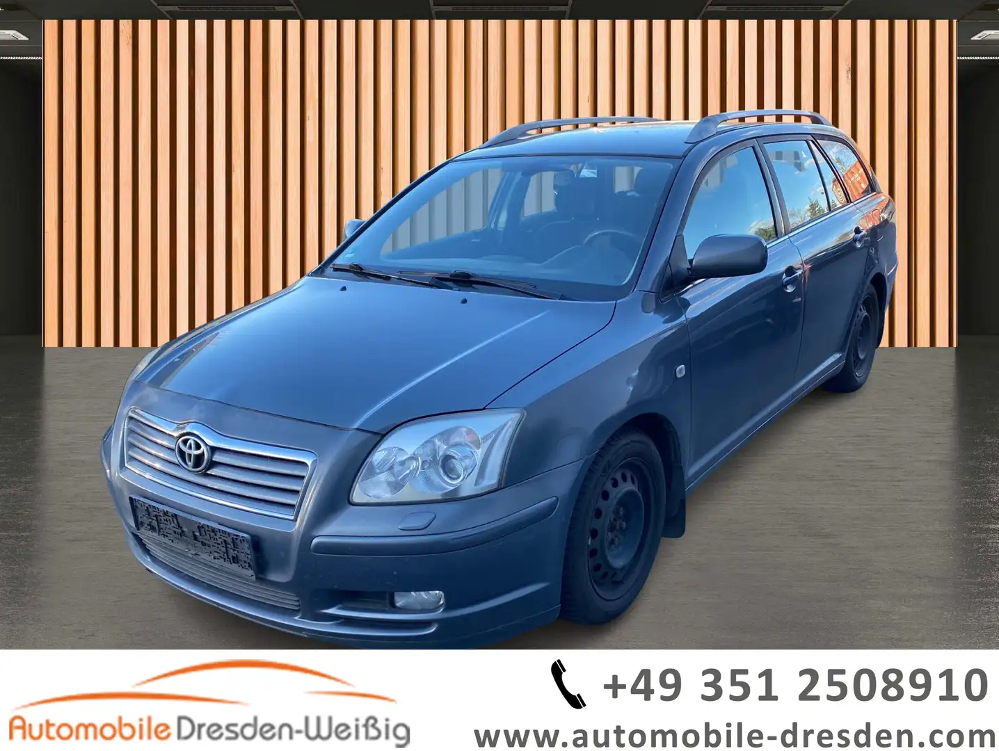 Toyota Avensis Kombi 1.8 Executive Gris - 1