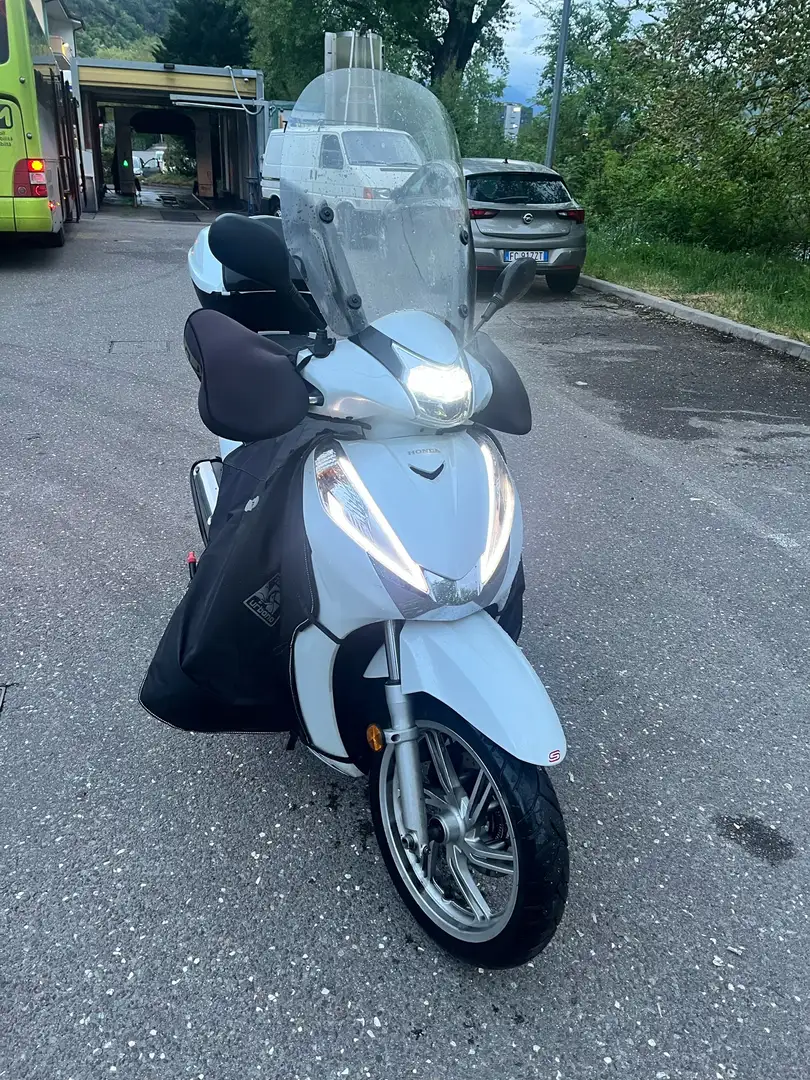 Honda SH 300 300i Bílá - 2