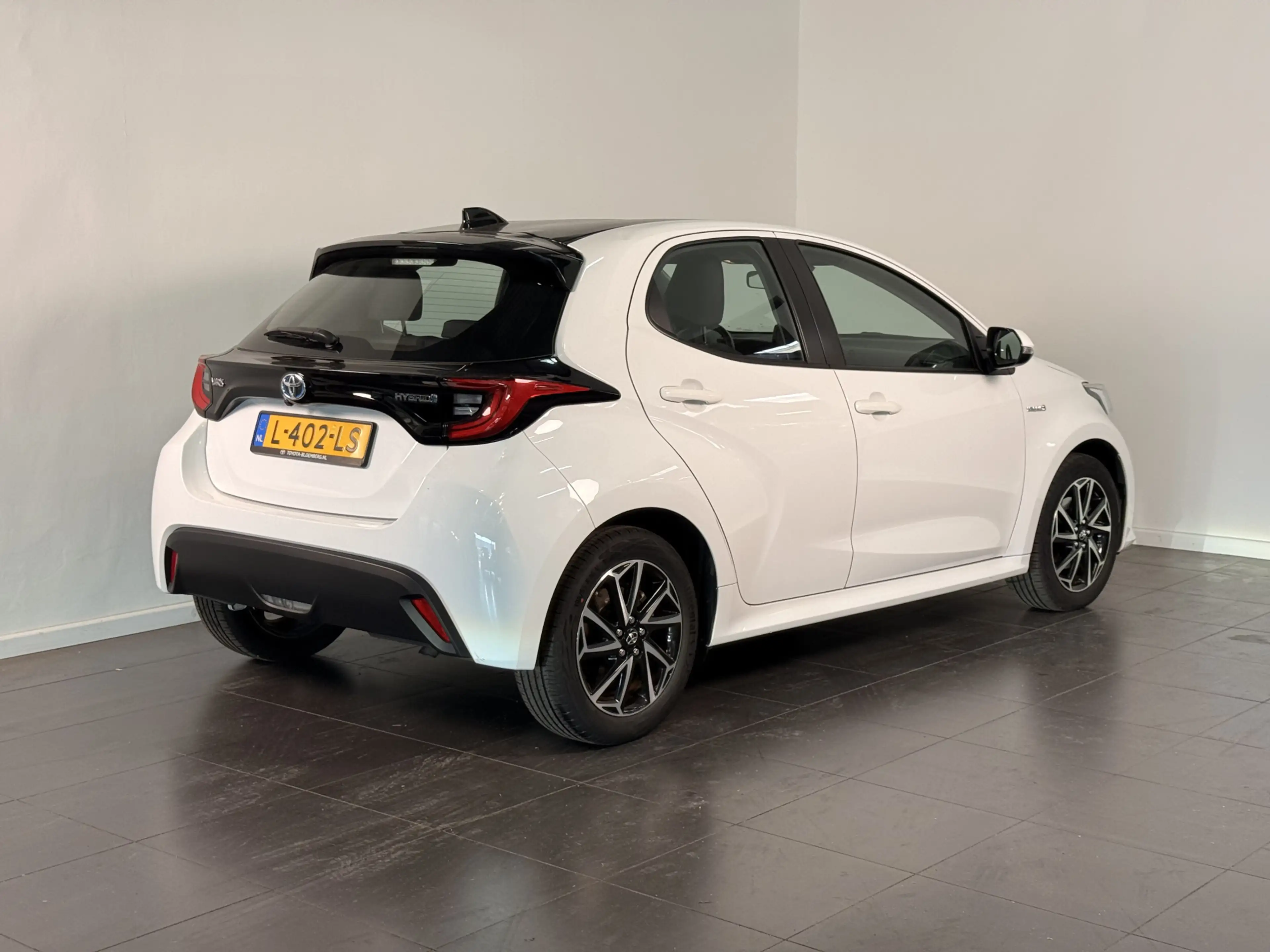 Toyota Yaris 1.5 Hybrid Dynamic | Zwart dak | Apple CarPlay | — photo 3