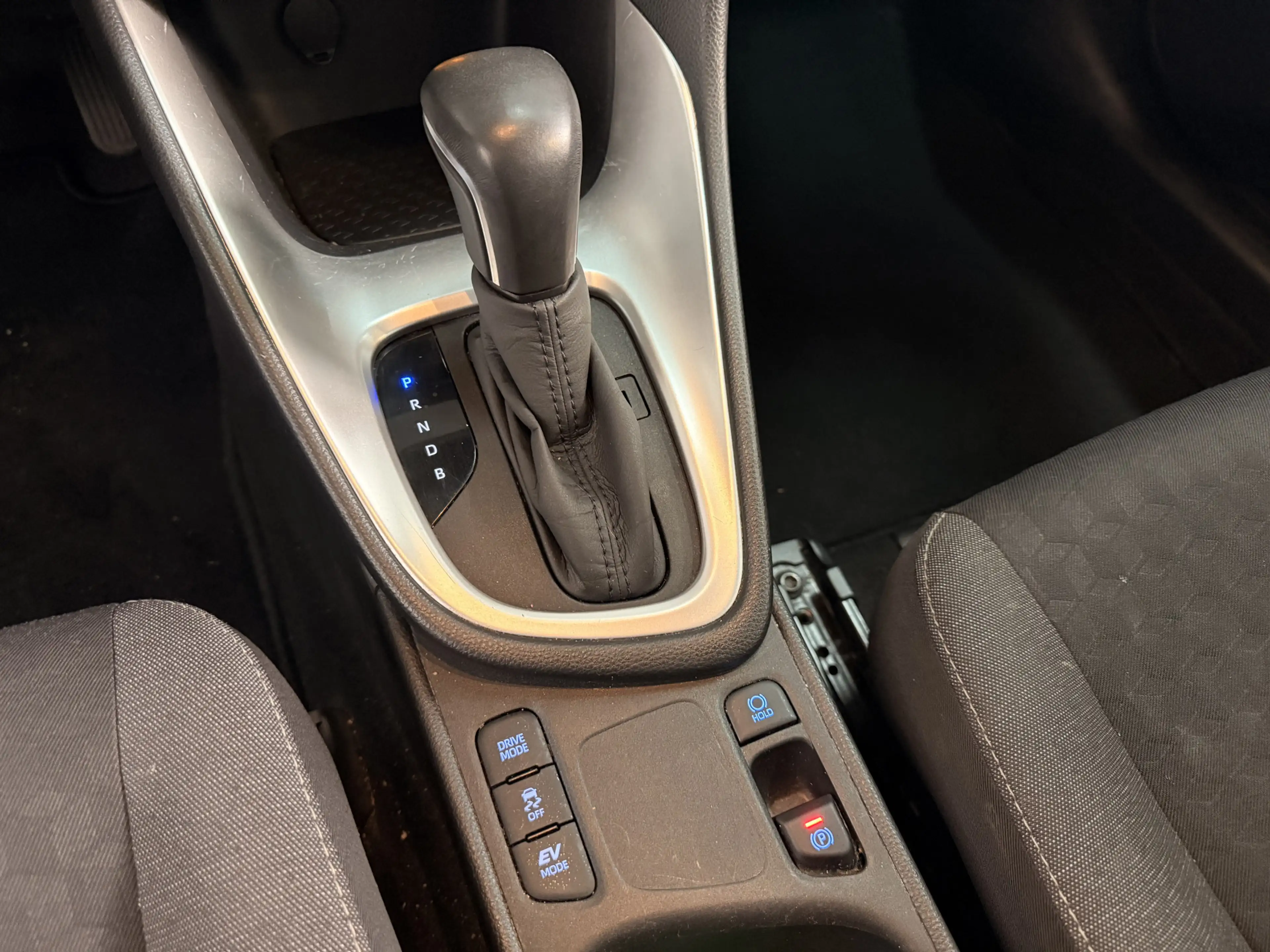 Toyota Yaris 1.5 Hybrid Dynamic | Zwart dak | Apple CarPlay | — photo 15