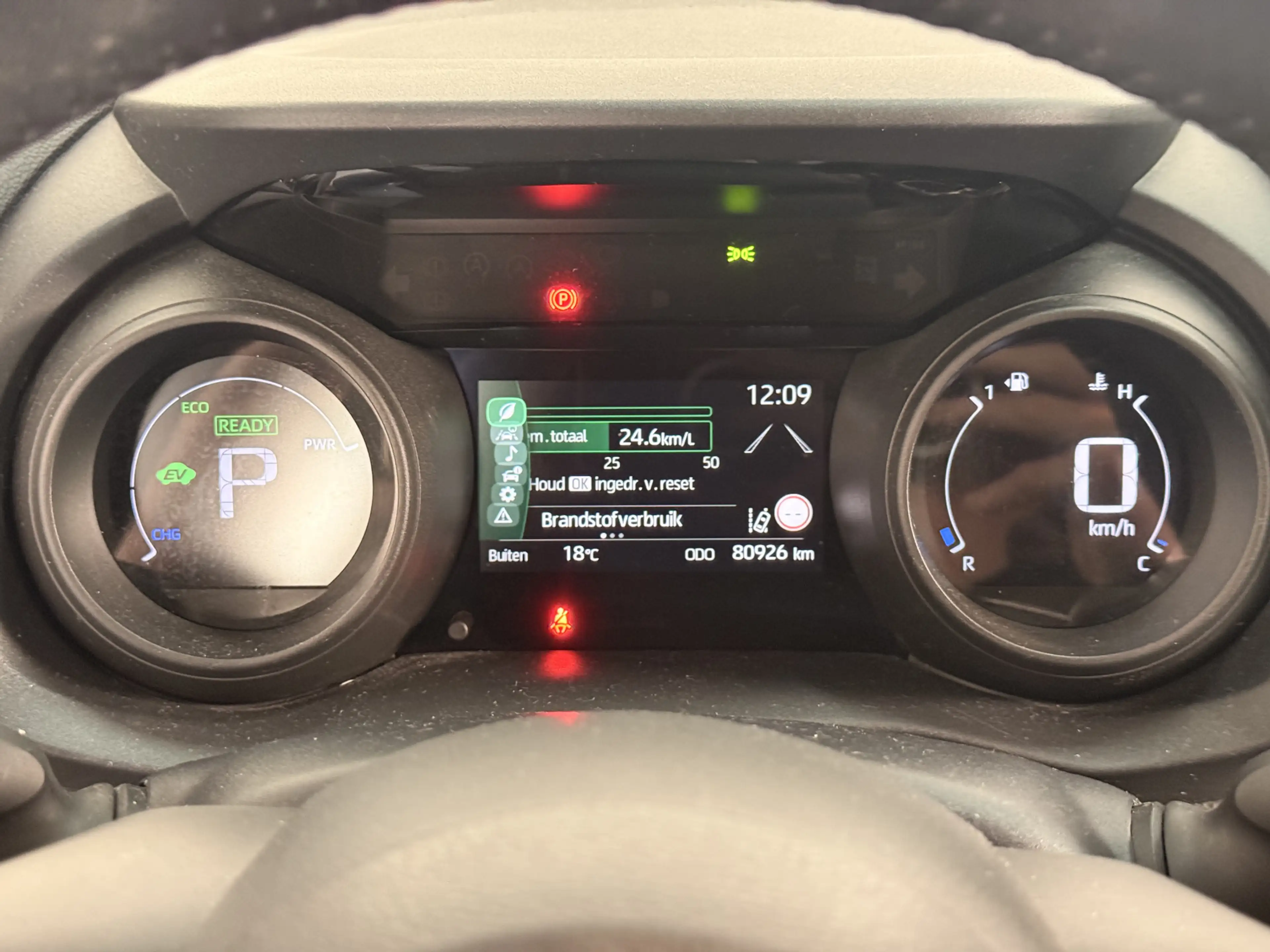Toyota Yaris 1.5 Hybrid Dynamic | Zwart dak | Apple CarPlay | — photo 11