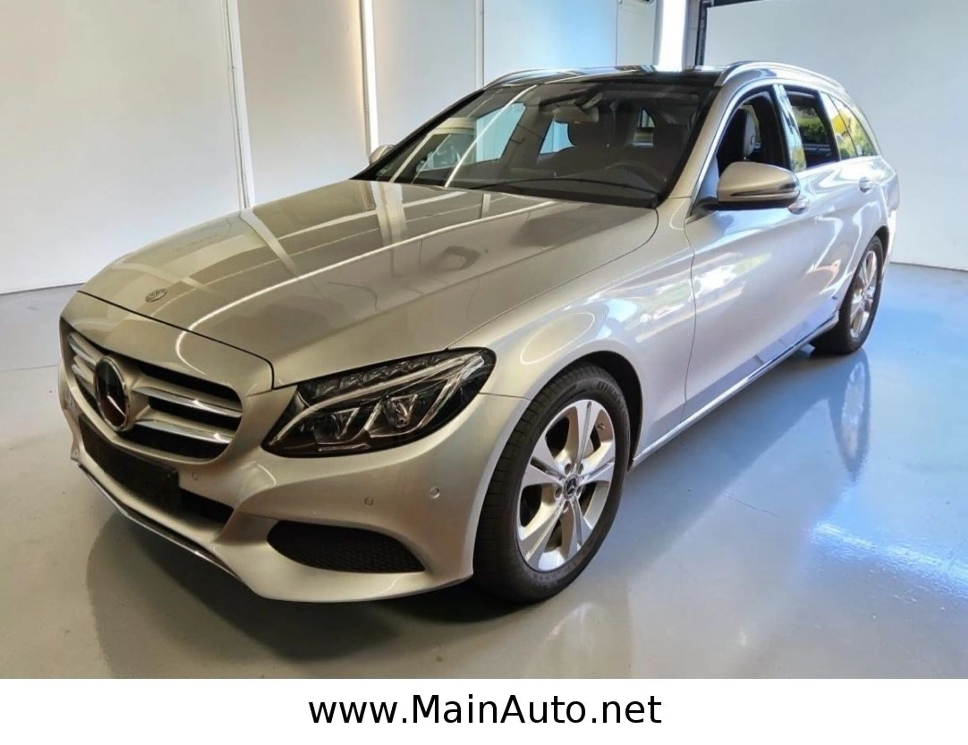 Mercedes-Benz C 250 CGI 9G-TRONIC/PANO/CAM/ACC/53000KM/LED/SPU