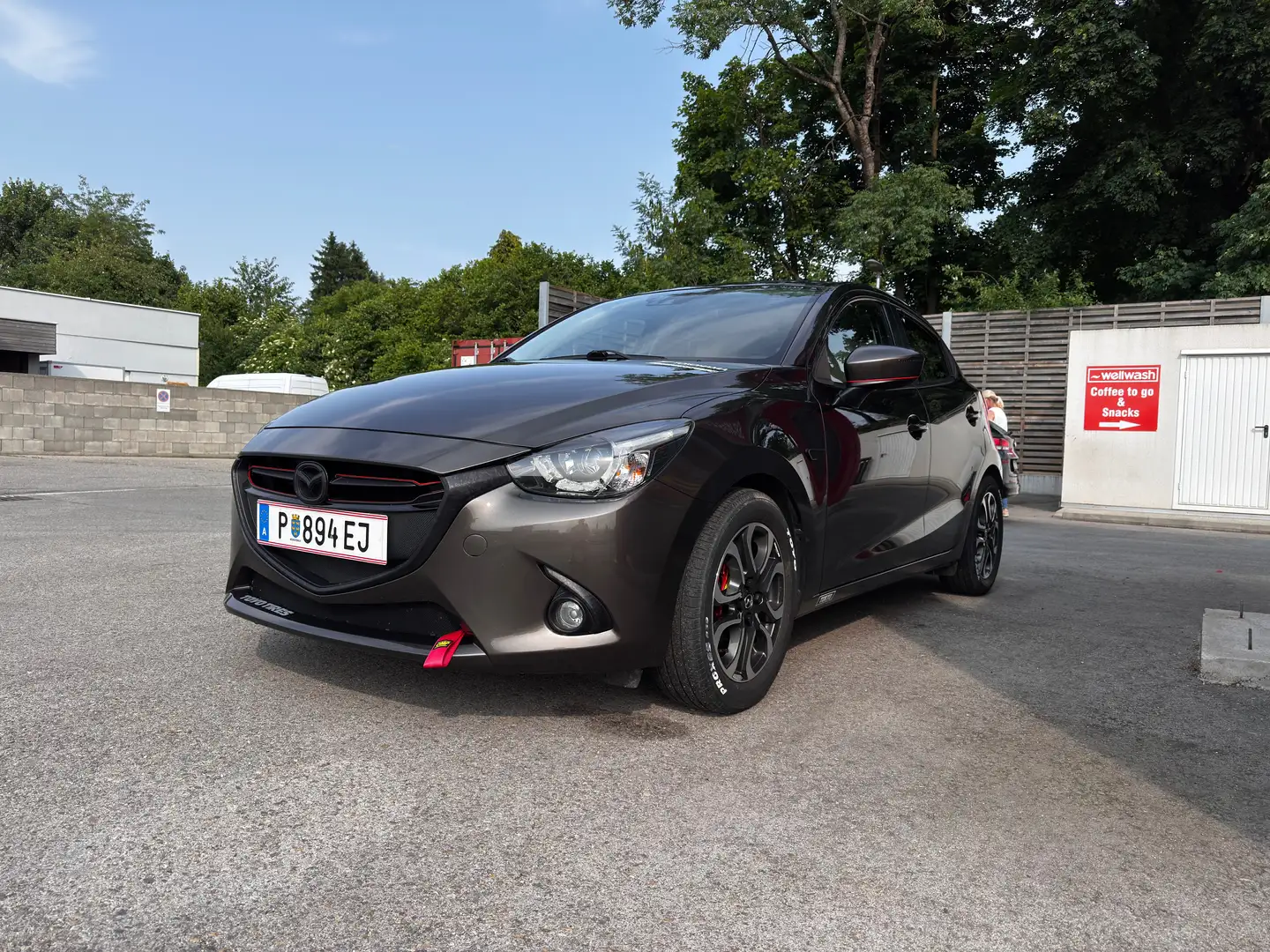 Mazda 2 Mazda 2 G115 Revolution Top Revolution Top Grau - 1