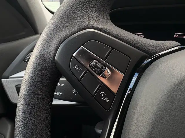 BMW 1 Series view 9