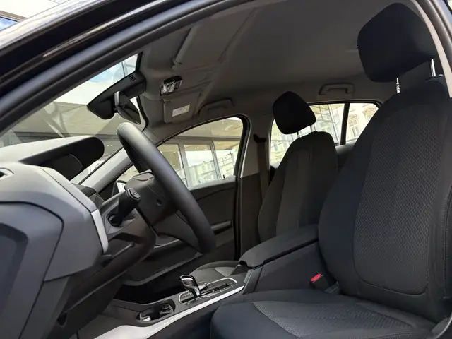 BMW 1 Series view 6