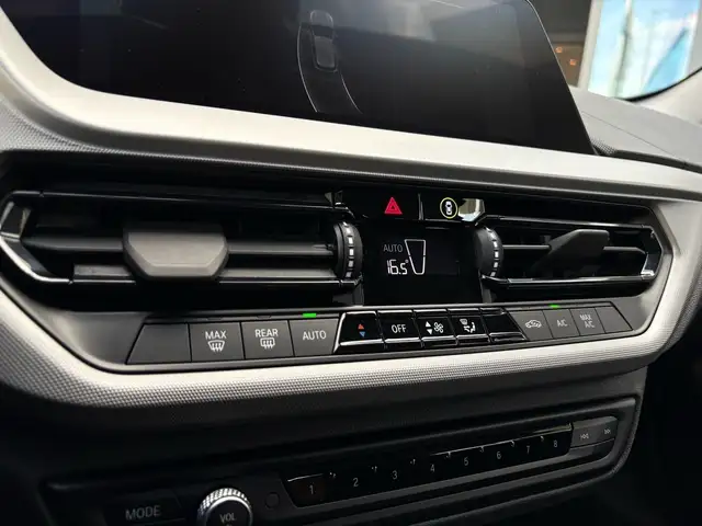 BMW 1 Series view 12