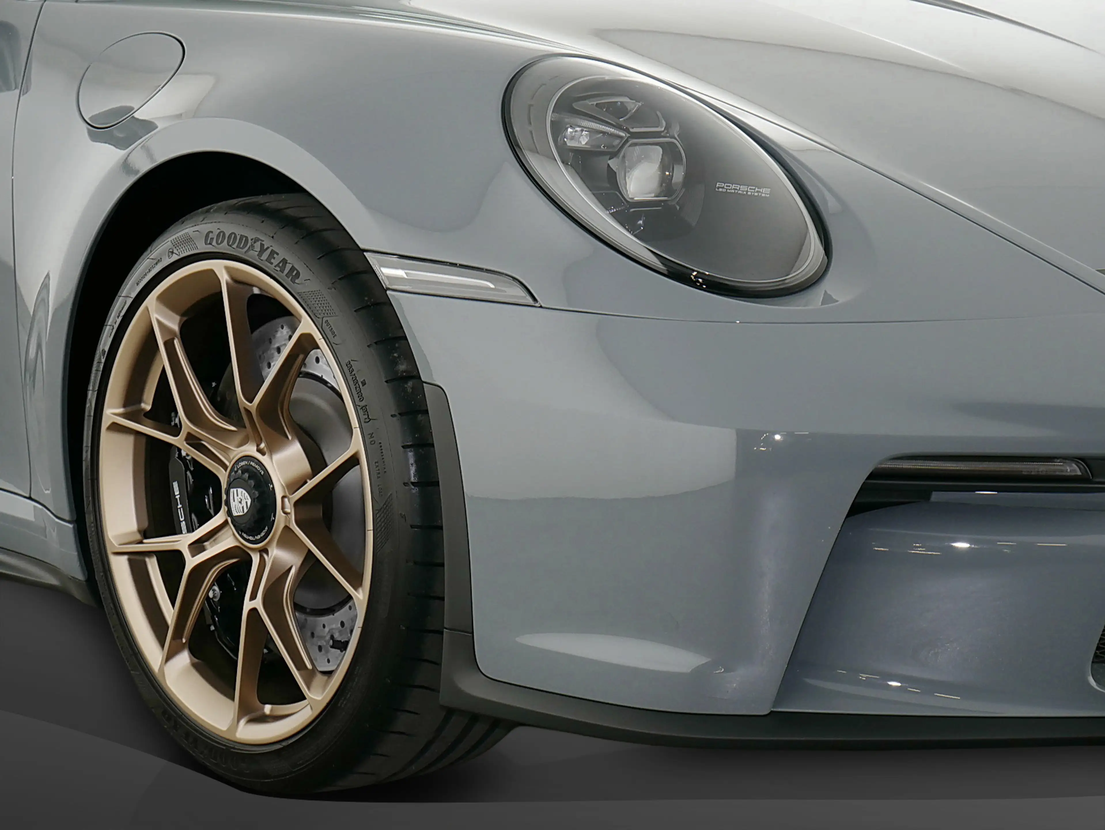 Porsche 911 GT3 Touring — photo 13