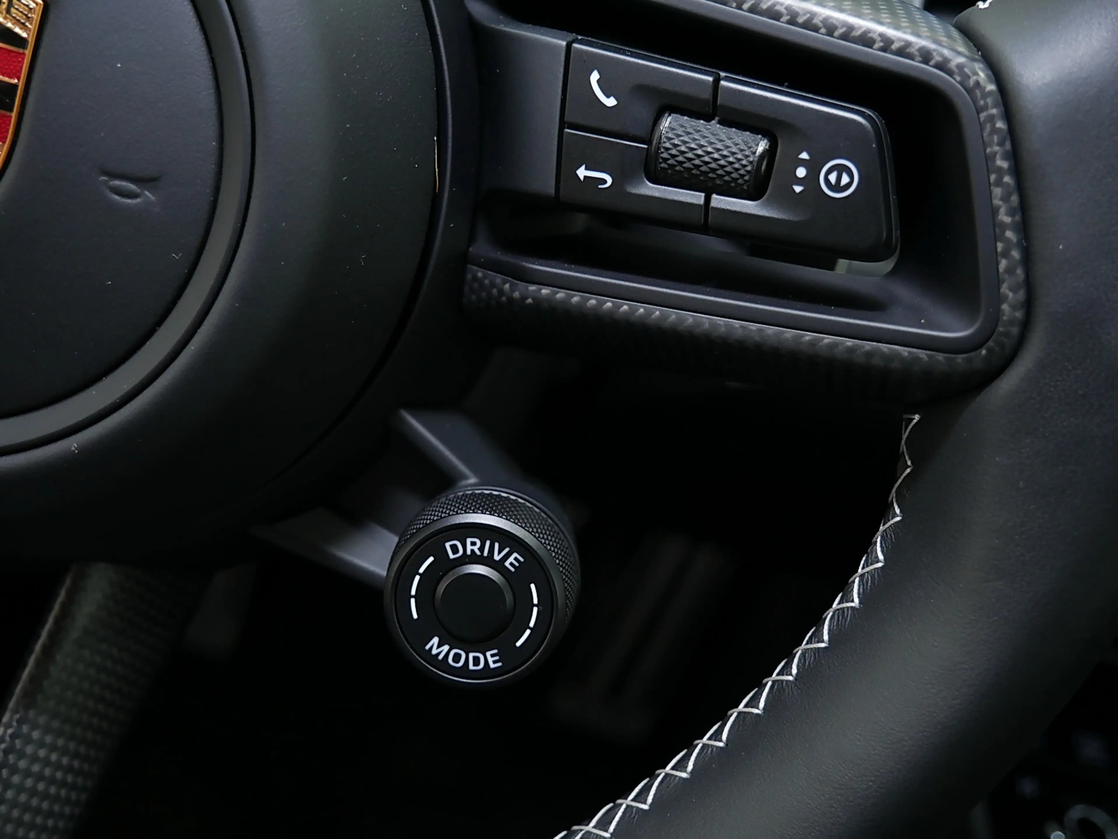 Porsche 911 GT3 Touring — photo 9