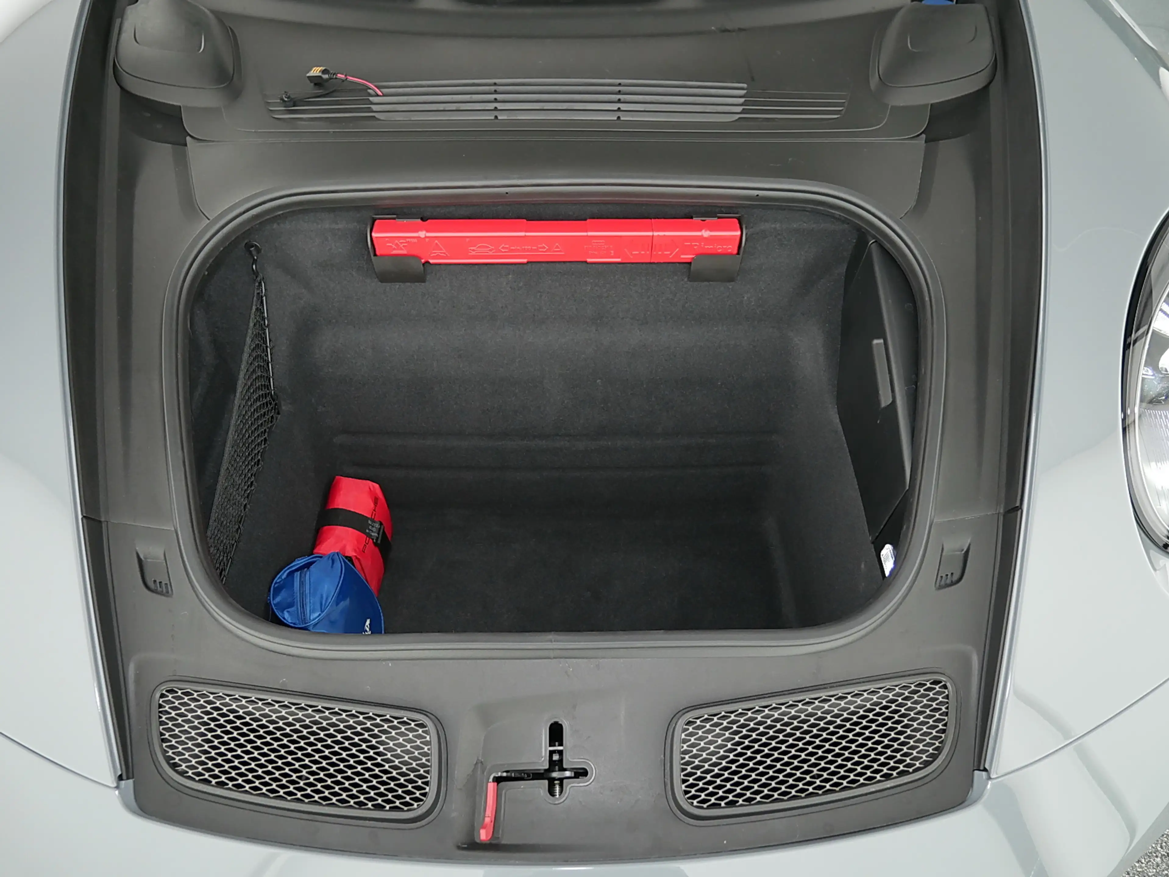 Porsche 911 GT3 Touring — photo 18