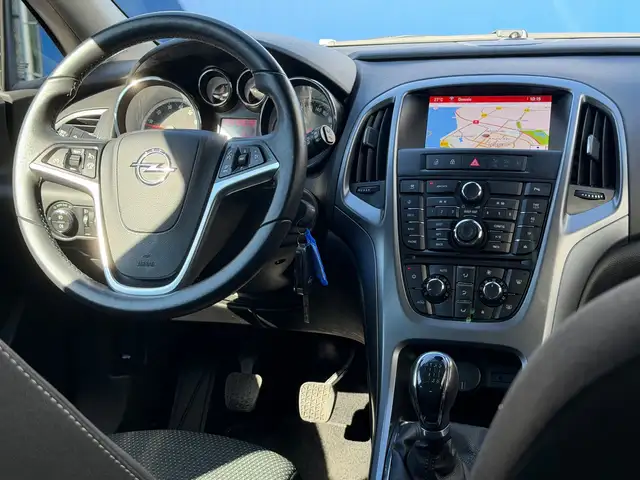 Opel Astra view 8