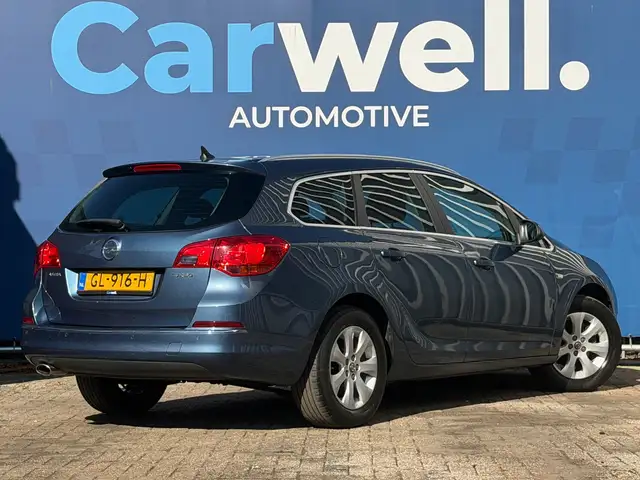 Opel Astra view 6