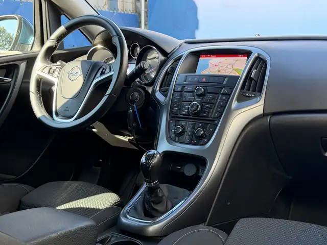 Opel Astra view 13