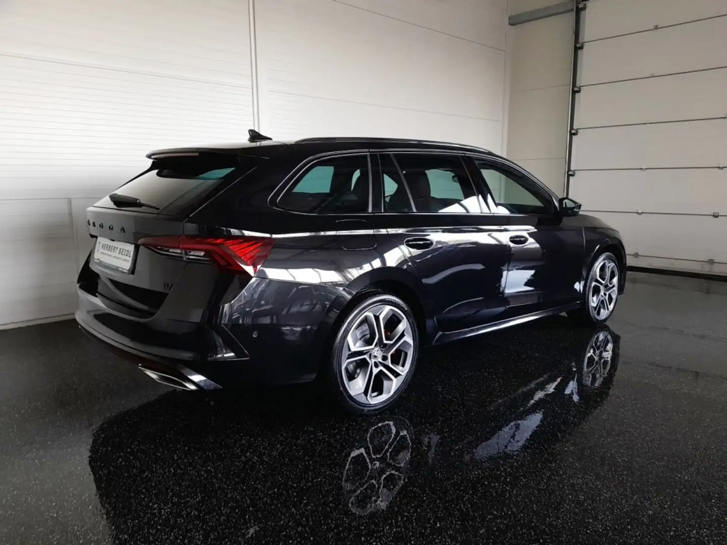 Skoda Octavia Combi RS PLUS PHEV 150/245 DSG *19 ZOLL / RS EXKLUSIV INTERIEUR / DCC / MATRIX-LED / HEAD-UP / VIRTUELL / NAVI / CANTON* Schwarz - 2