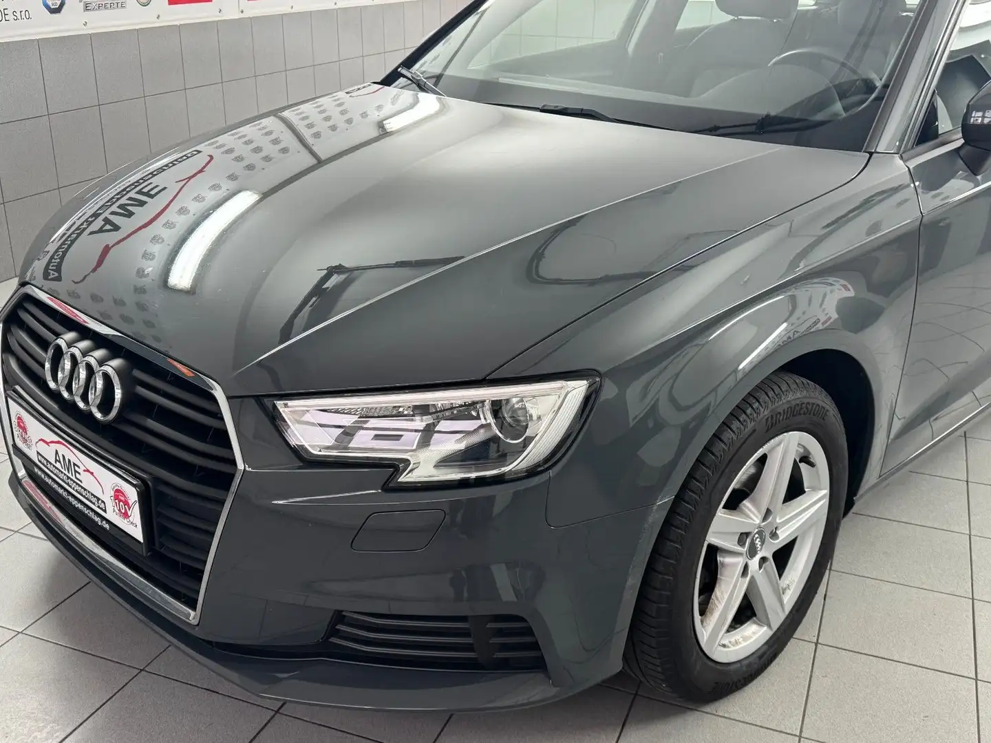Audi A3 AUDI A3 30 TFSI Sportback S tronic Bi Xenon Grau - 2