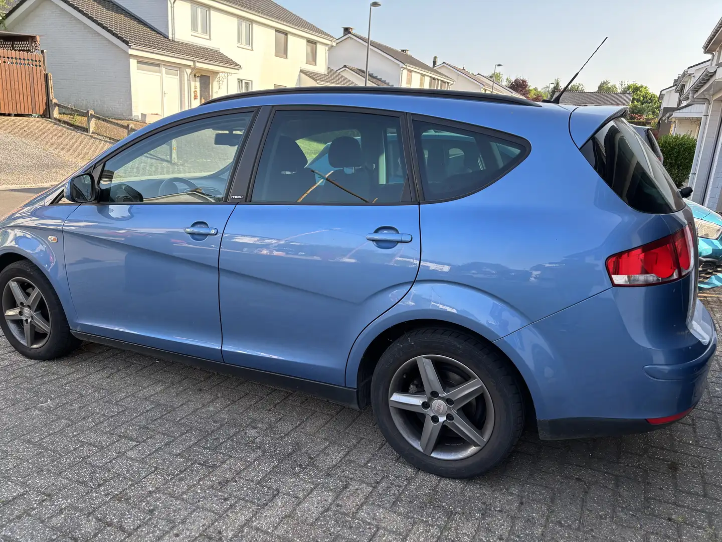 SEAT Altea XL 1.2 TSI Start & Stop SUN Blauw - 2