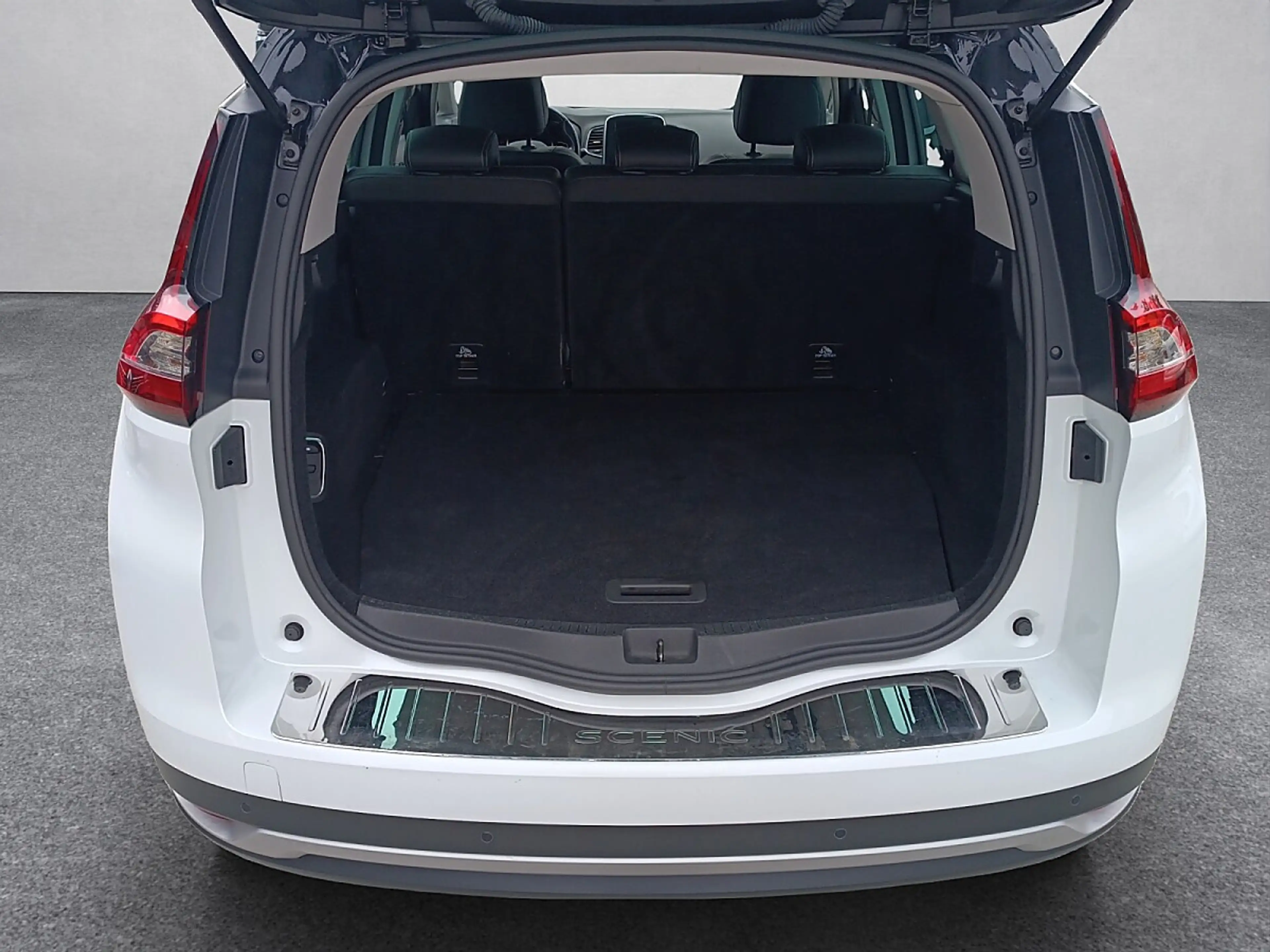 Renault Grand Scenic Grand Scénic Blue dCi 150 EDC BOSE — photo 6