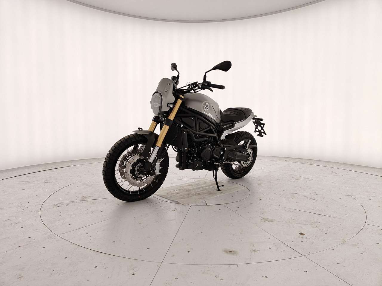 Benelli Leoncino 800 Trail