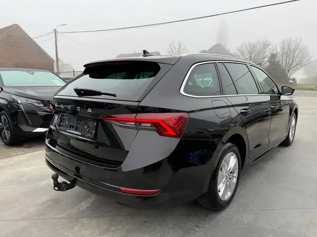Skoda Octavia view 5