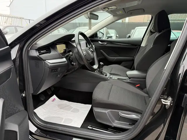 Skoda Octavia view 12