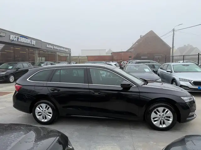 Skoda Octavia view 4