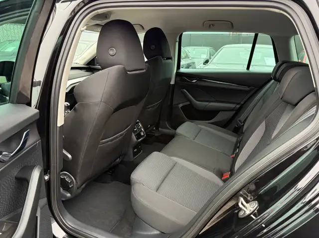 Skoda Octavia view 14