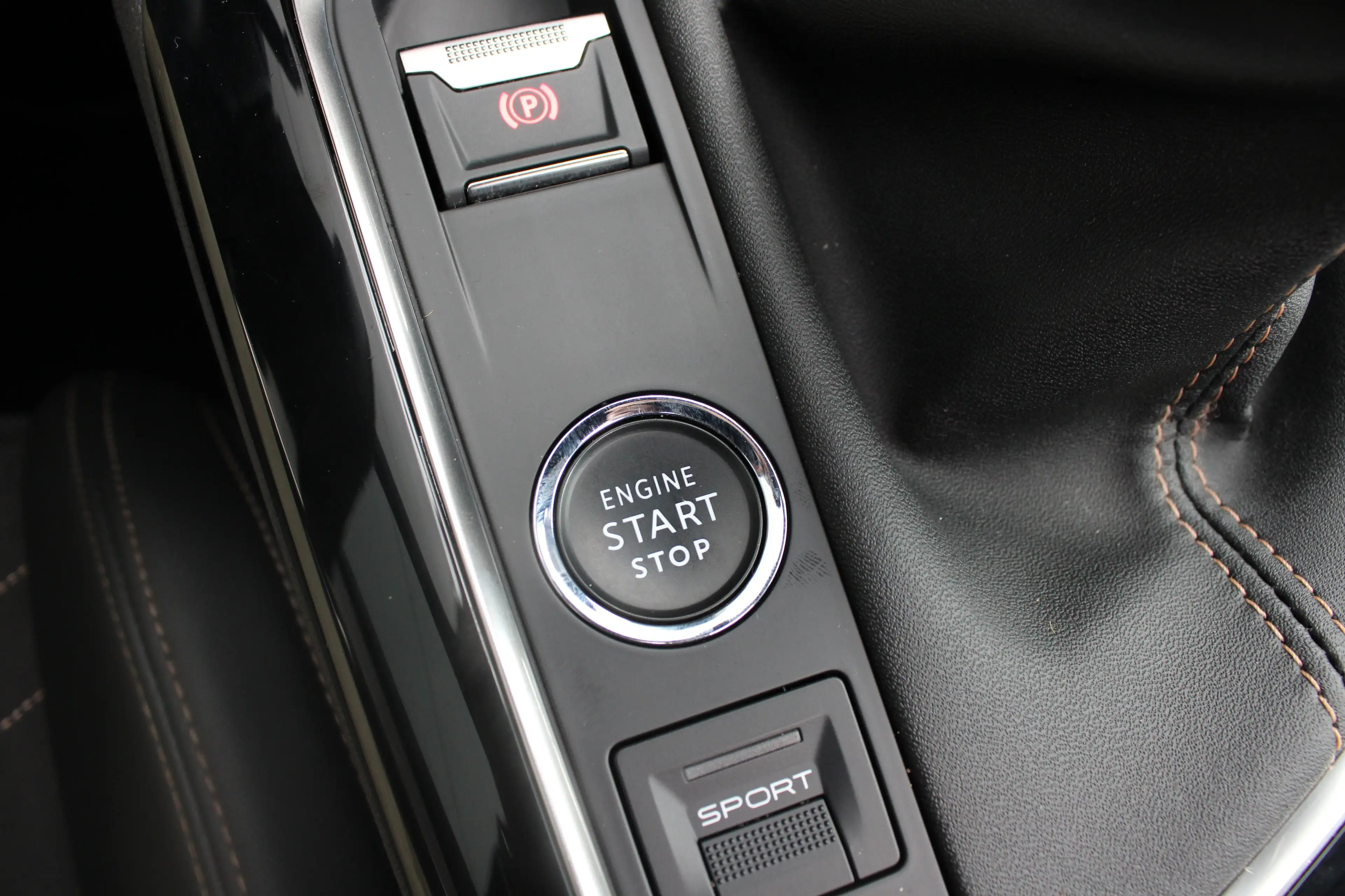 Peugeot 5008 1.2 PureTech GT | Navigatie | Camera | Panorama/sc — photo 32