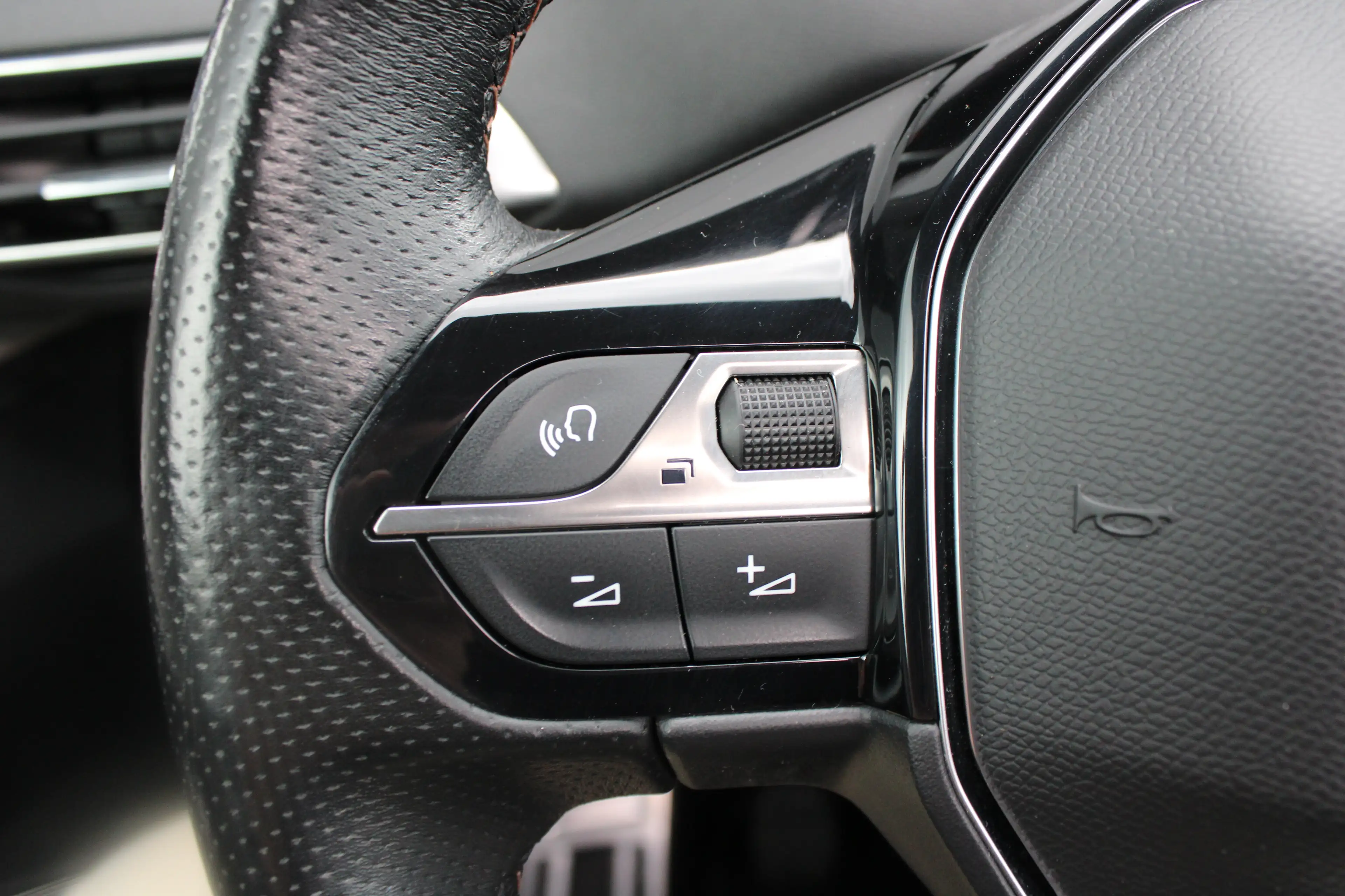 Peugeot 5008 1.2 PureTech GT | Navigatie | Camera | Panorama/sc — photo 24