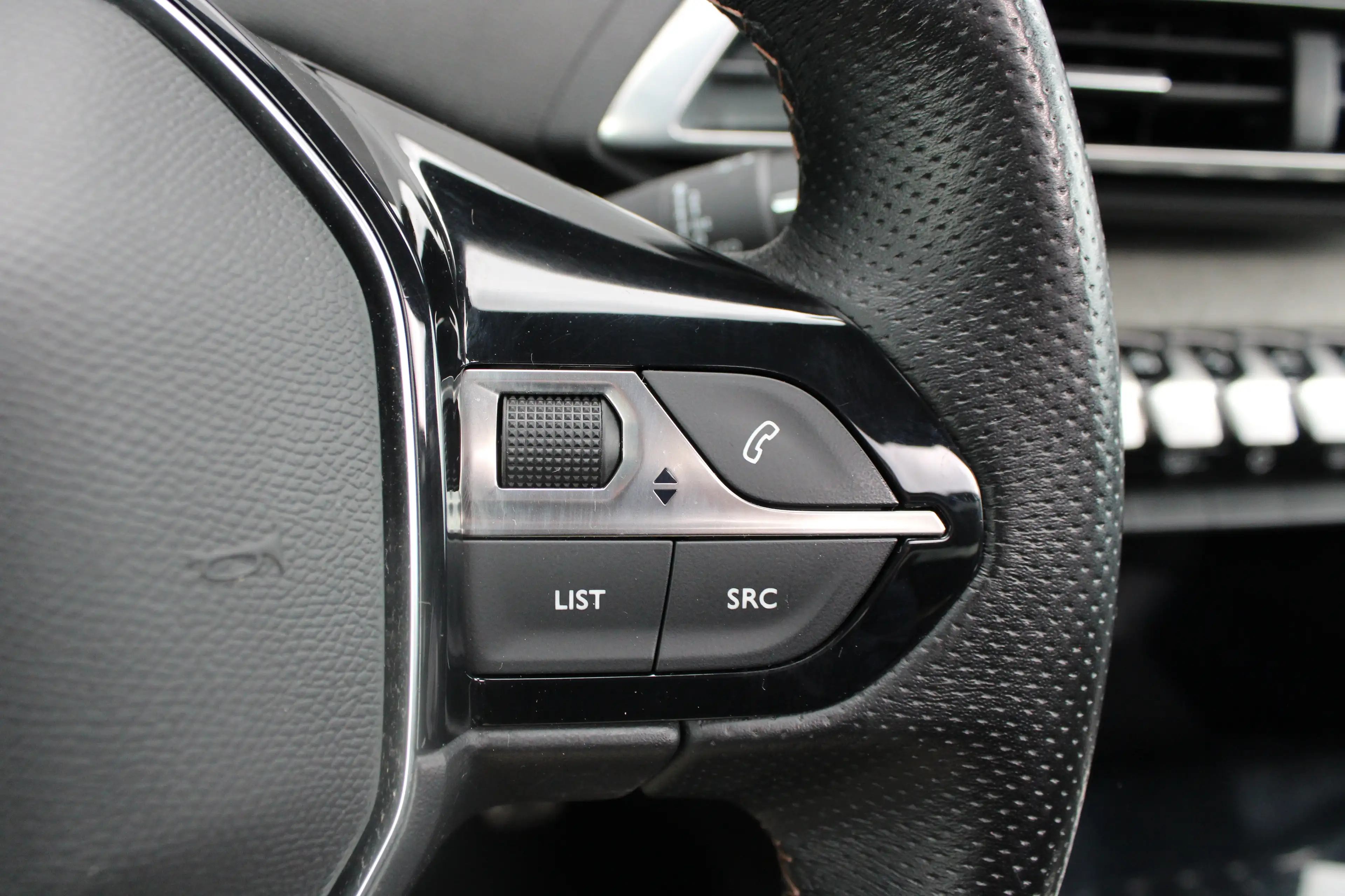 Peugeot 5008 1.2 PureTech GT | Navigatie | Camera | Panorama/sc — photo 26
