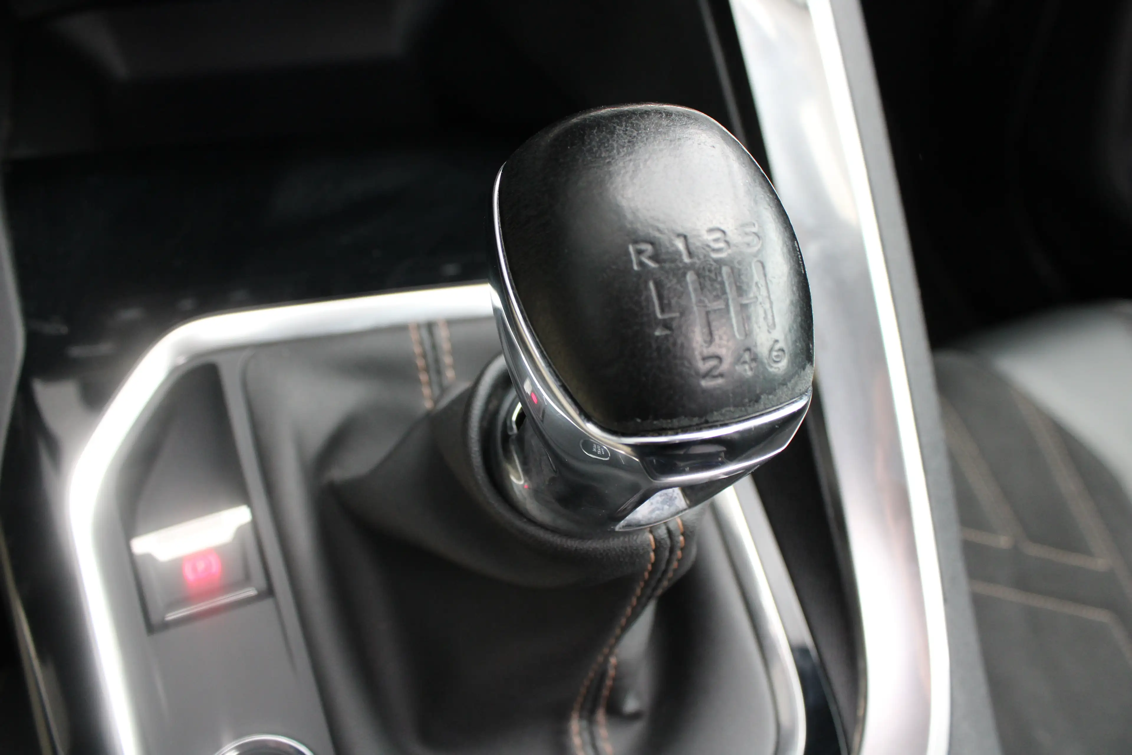 Peugeot 5008 1.2 PureTech GT | Navigatie | Camera | Panorama/sc — photo 31