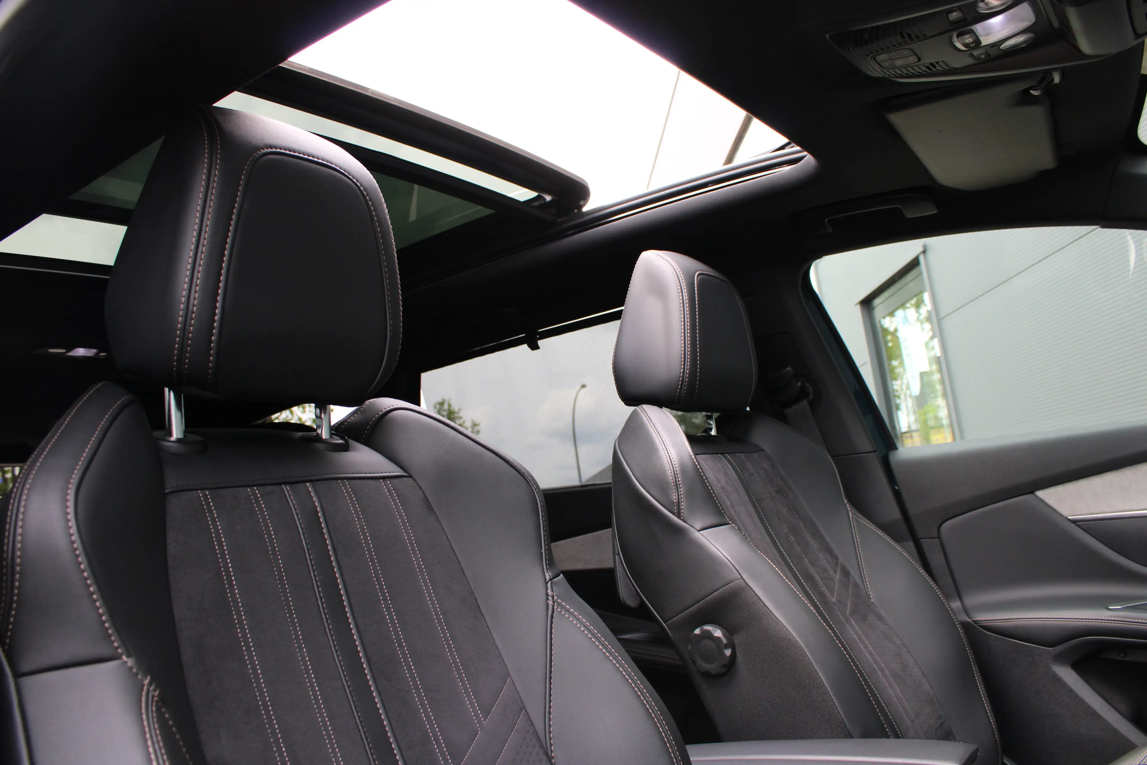 Peugeot 5008 1.2 PureTech GT | Navigatie | Camera | Panorama/sc — photo 4