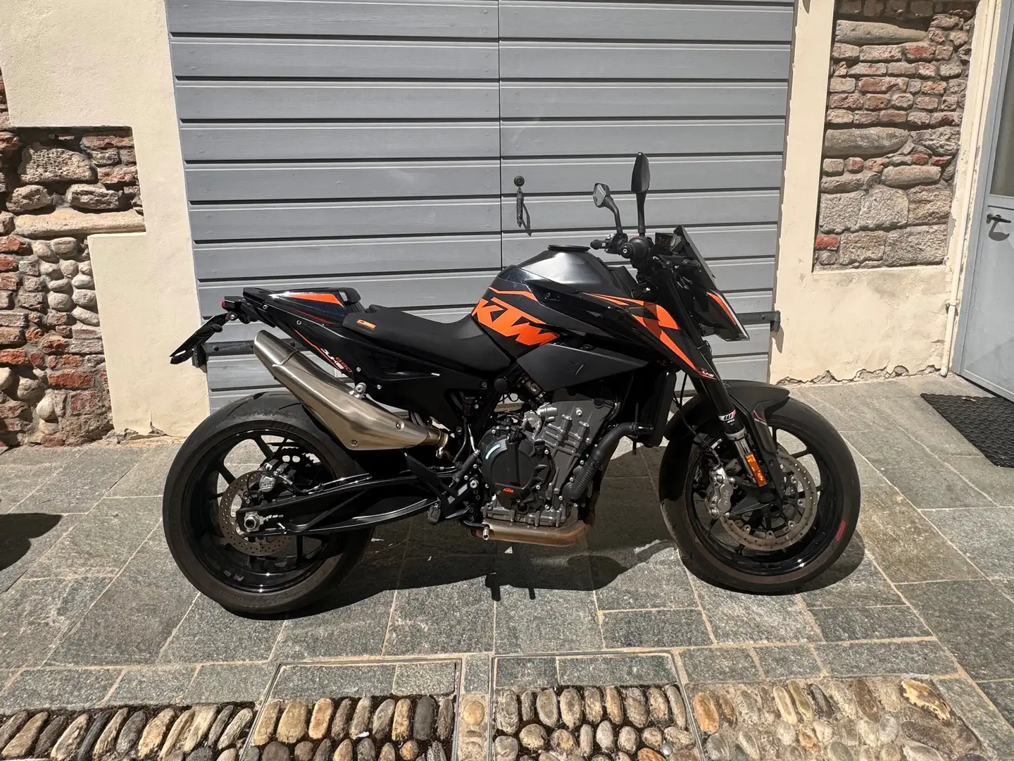 KTM 890 Duke Negro - 1