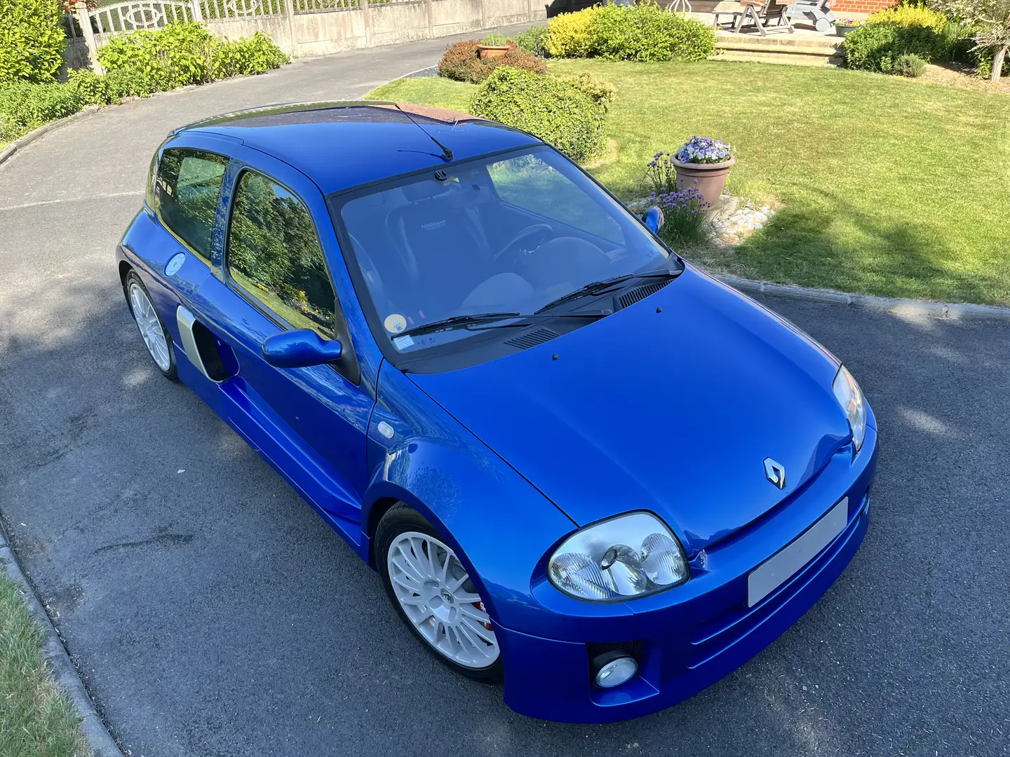 Renault Clio 2.9i V6 - 1