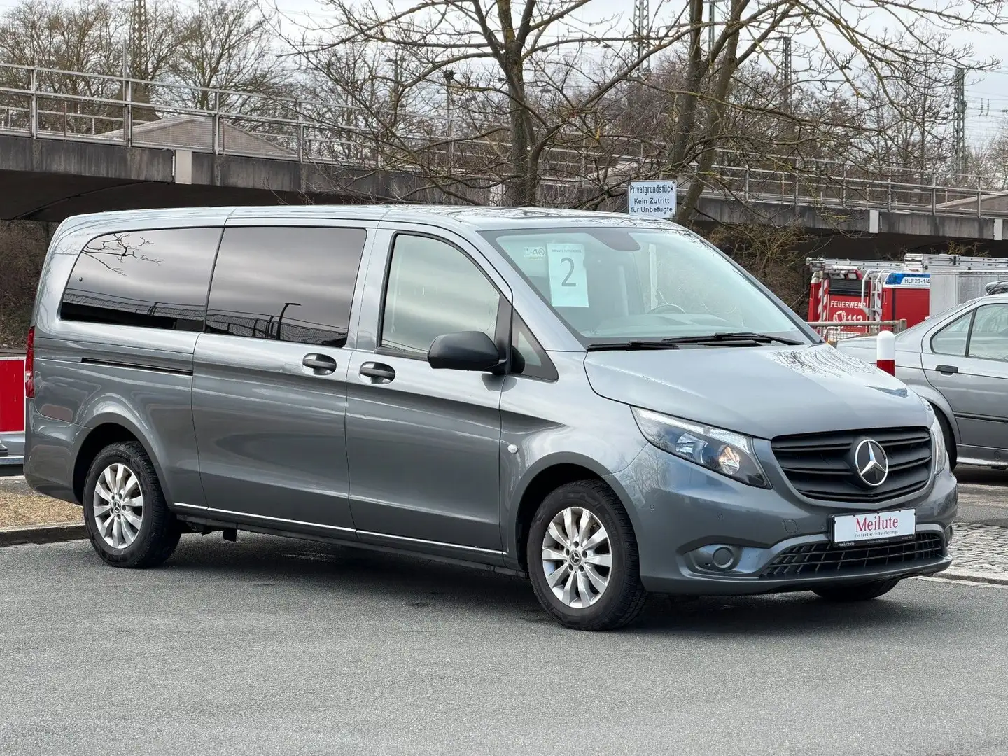 Mercedes-Benz Vito Tourer 116*Edition Pro*extralang*Automatik Grau - 2