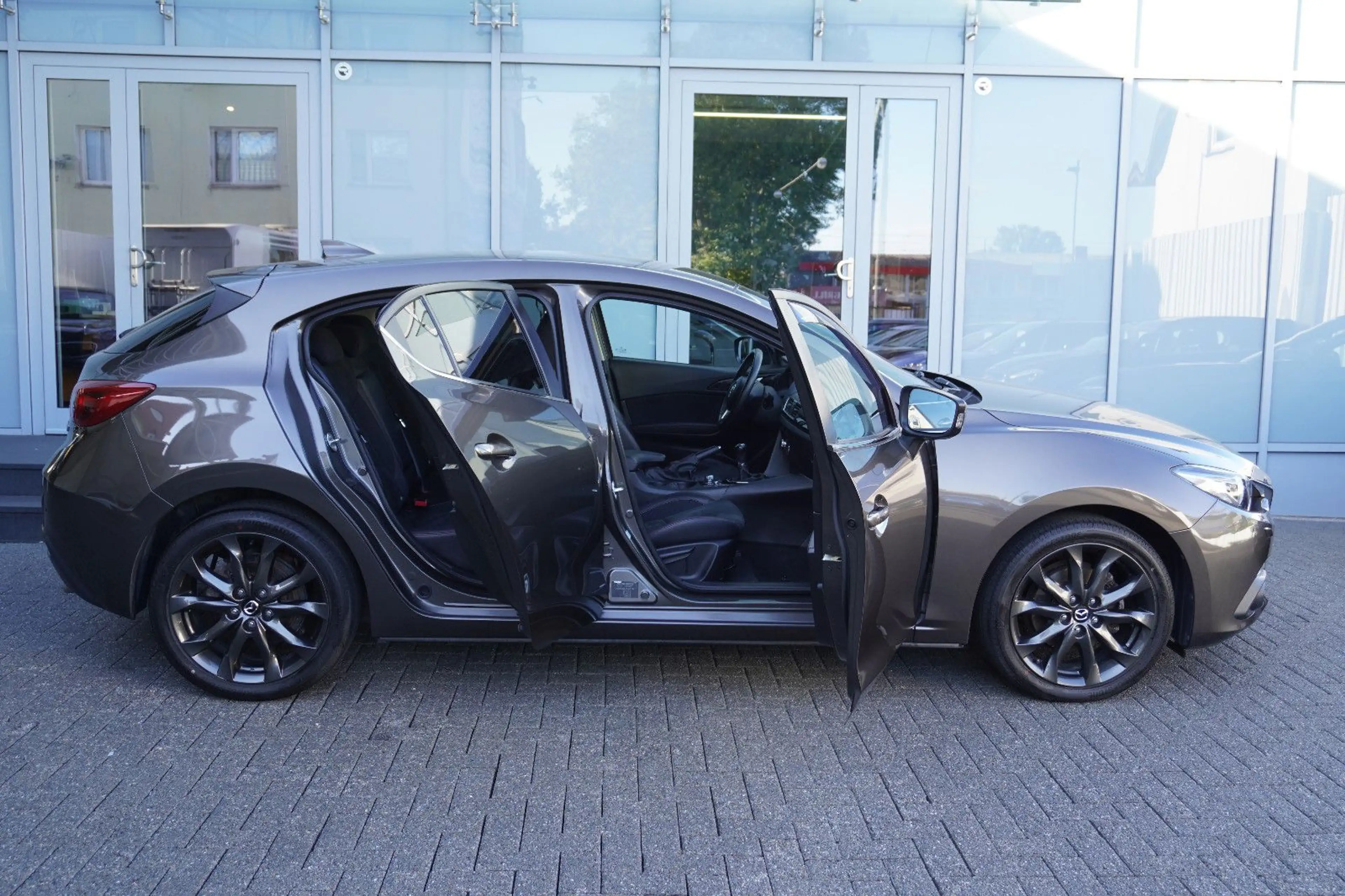 Mazda 3 Lim. Nakama — photo 5