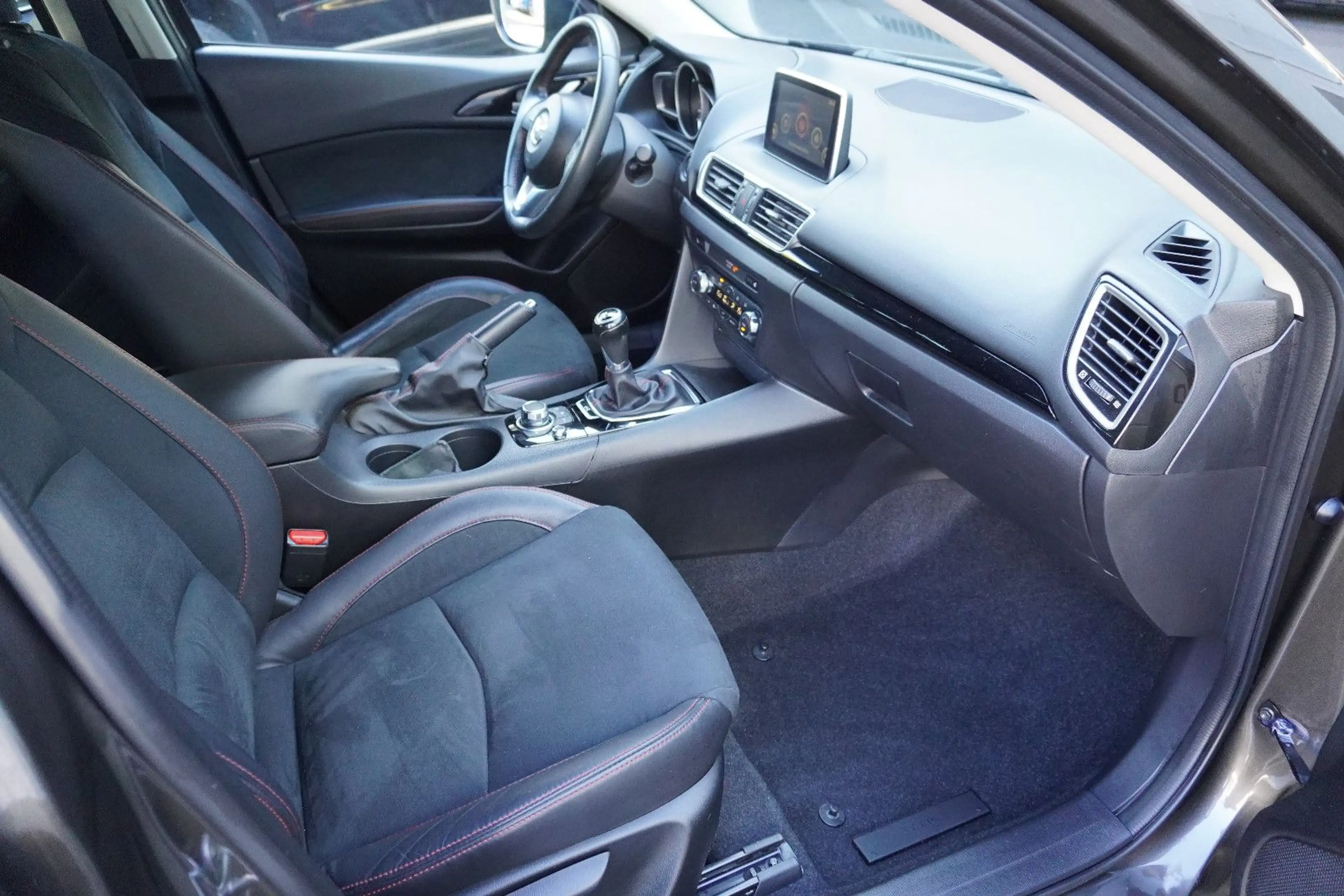 Mazda 3 Lim. Nakama — photo 15