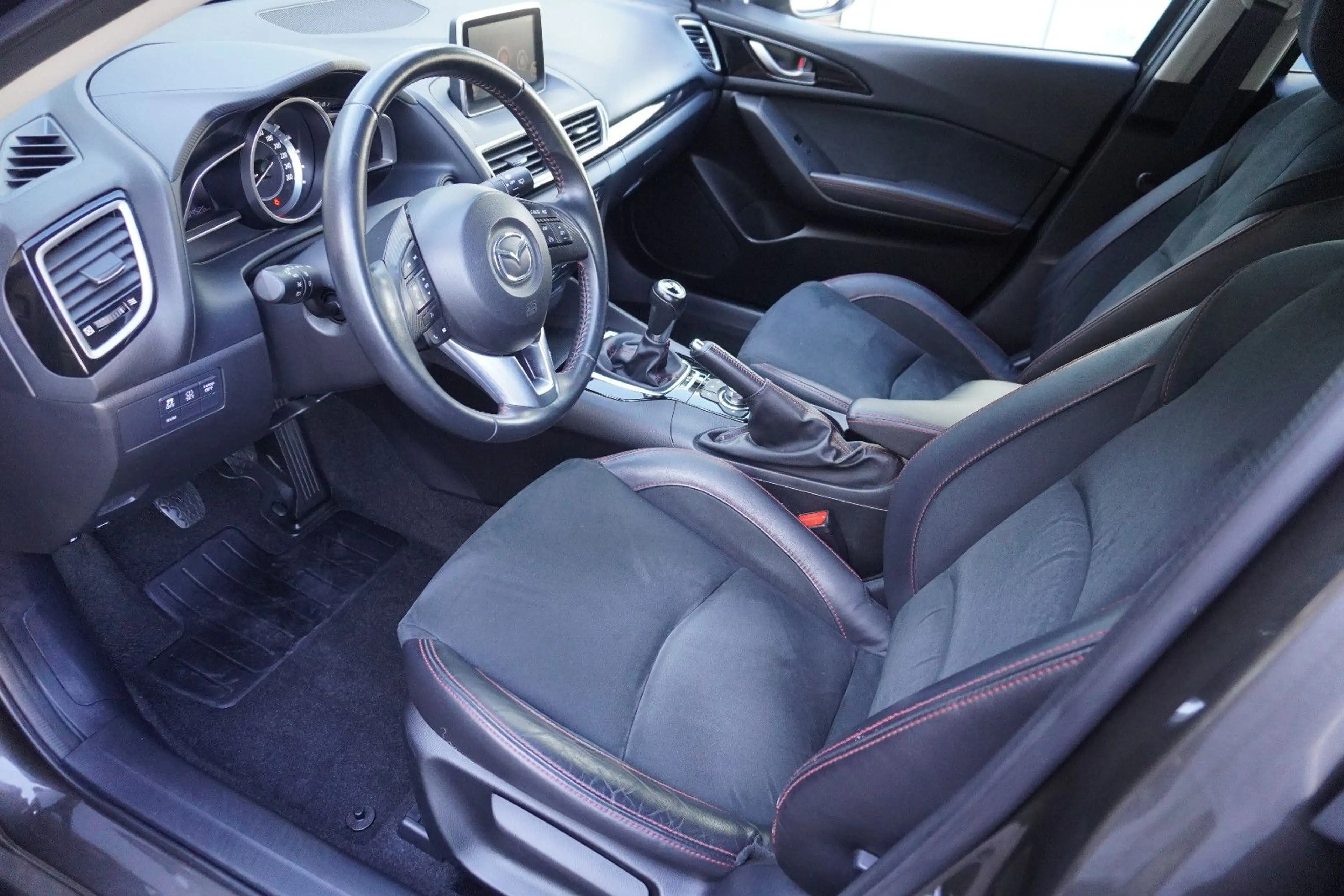 Mazda 3 Lim. Nakama — photo 11