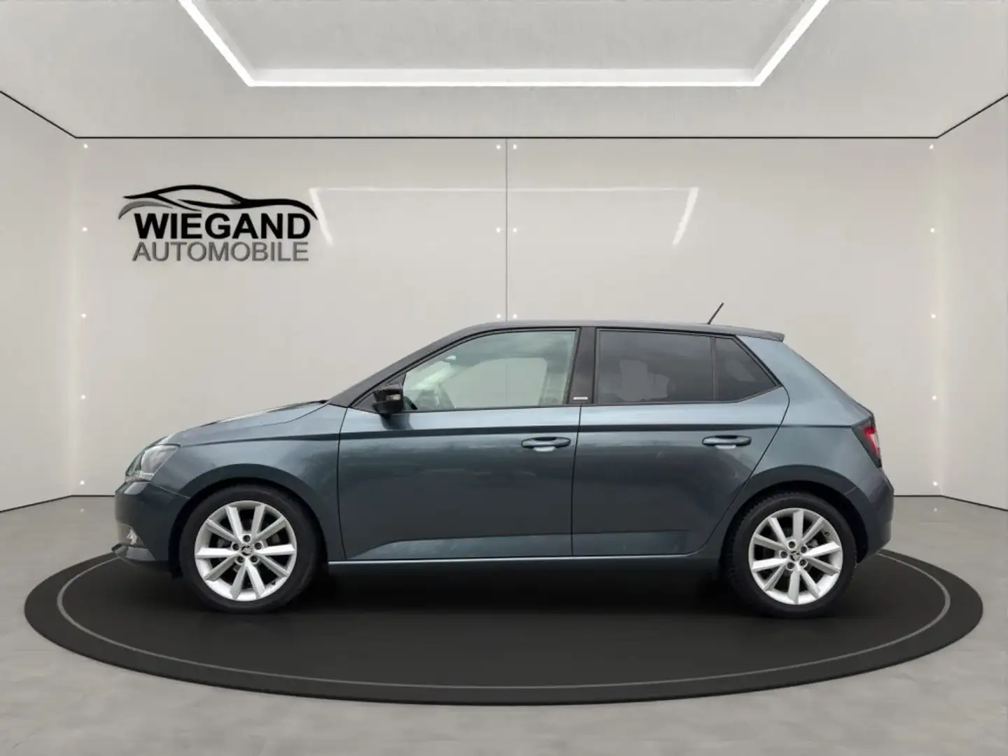 Skoda Fabia 1.2 TSI JOY+METALLIC+KLIMA+SOUNDSYSTEM Grau - 2