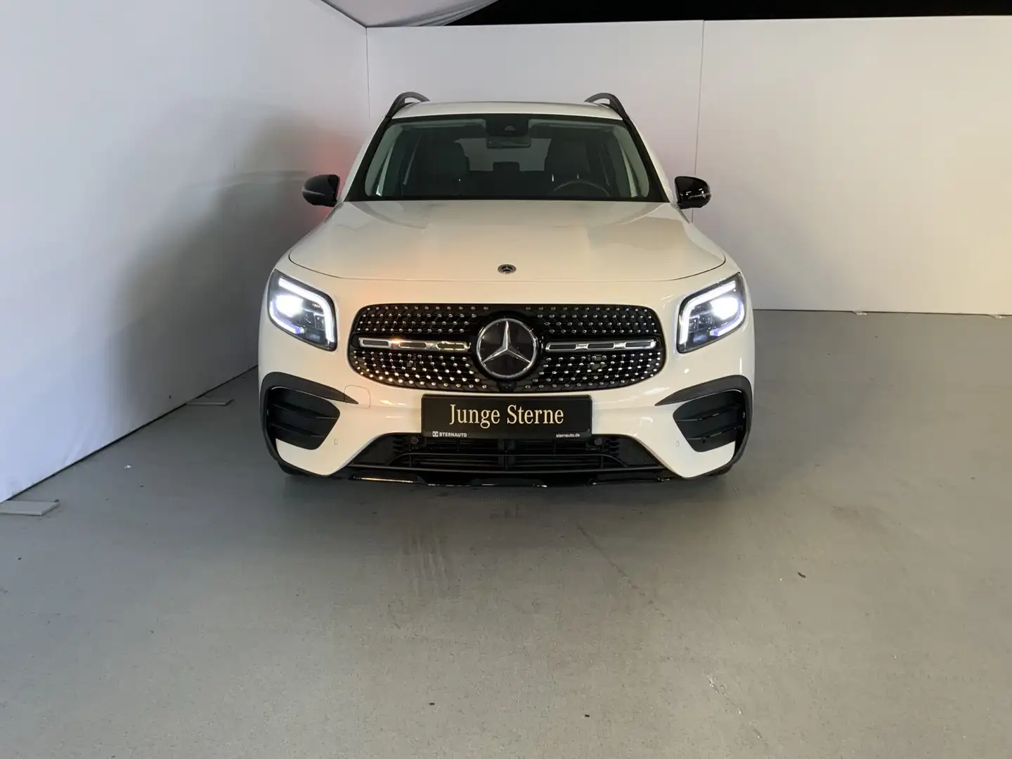 Mercedes-Benz GLB 200 GLB 200 d 4M AMG Night MultibeamLED MBUX-HE 360° Weiß - 2