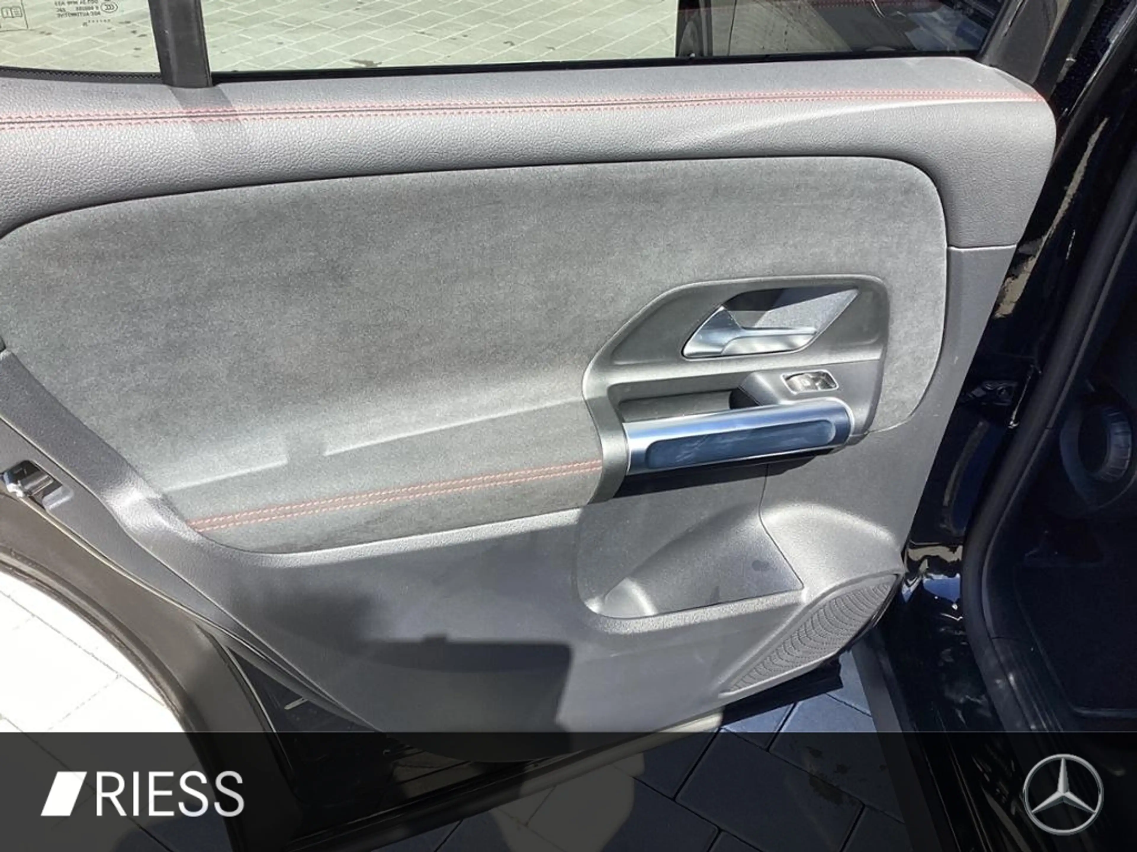 Mercedes-Benz EQB 300 4MATIC AUT DynLicht Fernlichtass. Kam. — photo 12