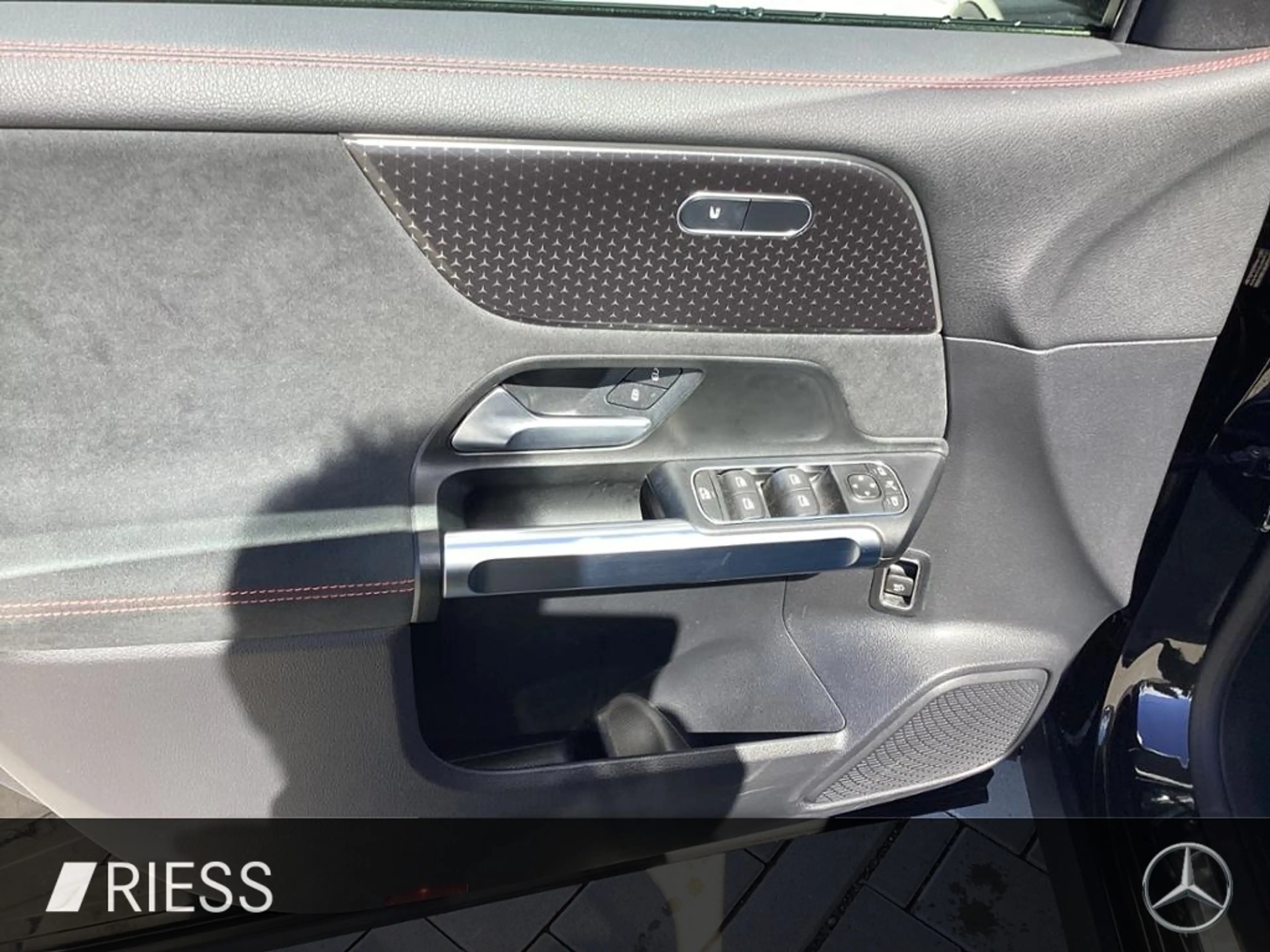 Mercedes-Benz EQB 300 4MATIC AUT DynLicht Fernlichtass. Kam. — photo 6