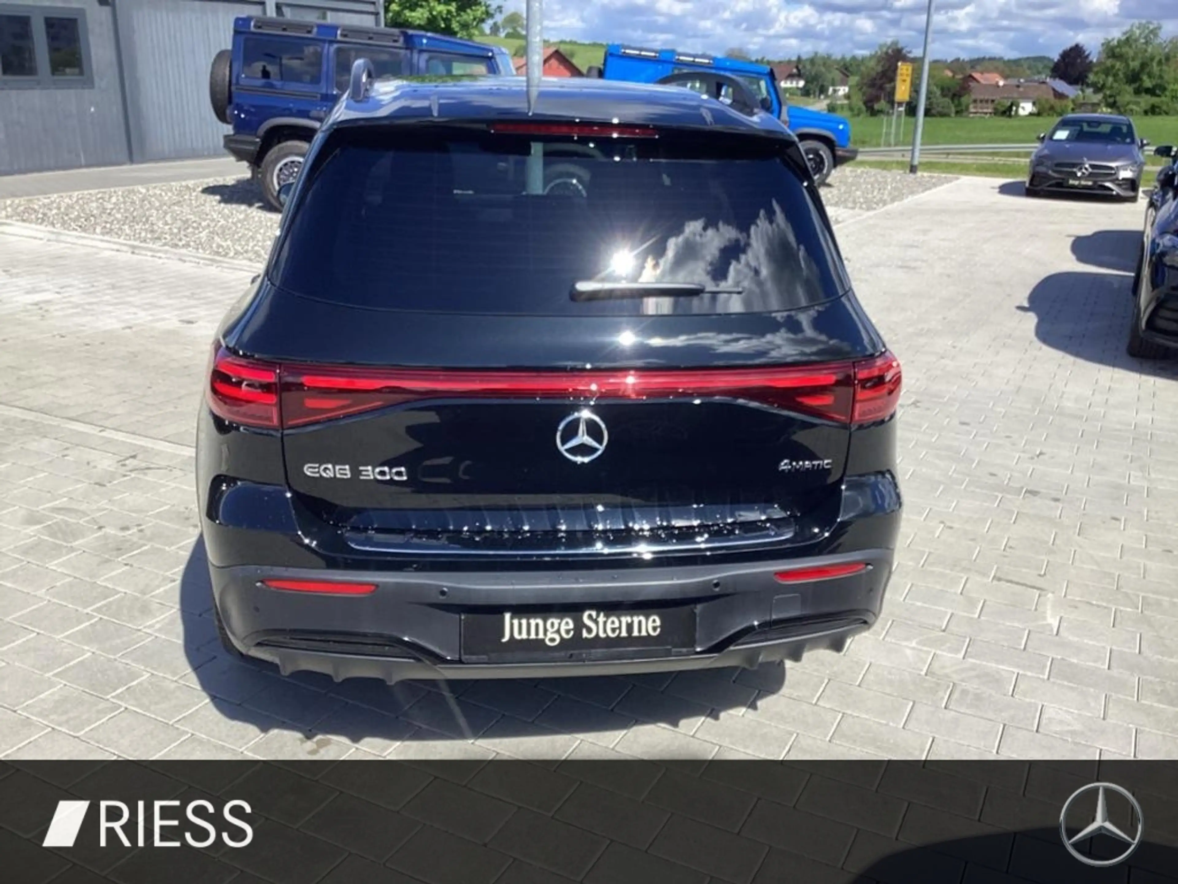 Mercedes-Benz EQB 300 4MATIC AUT DynLicht Fernlichtass. Kam. — photo 15