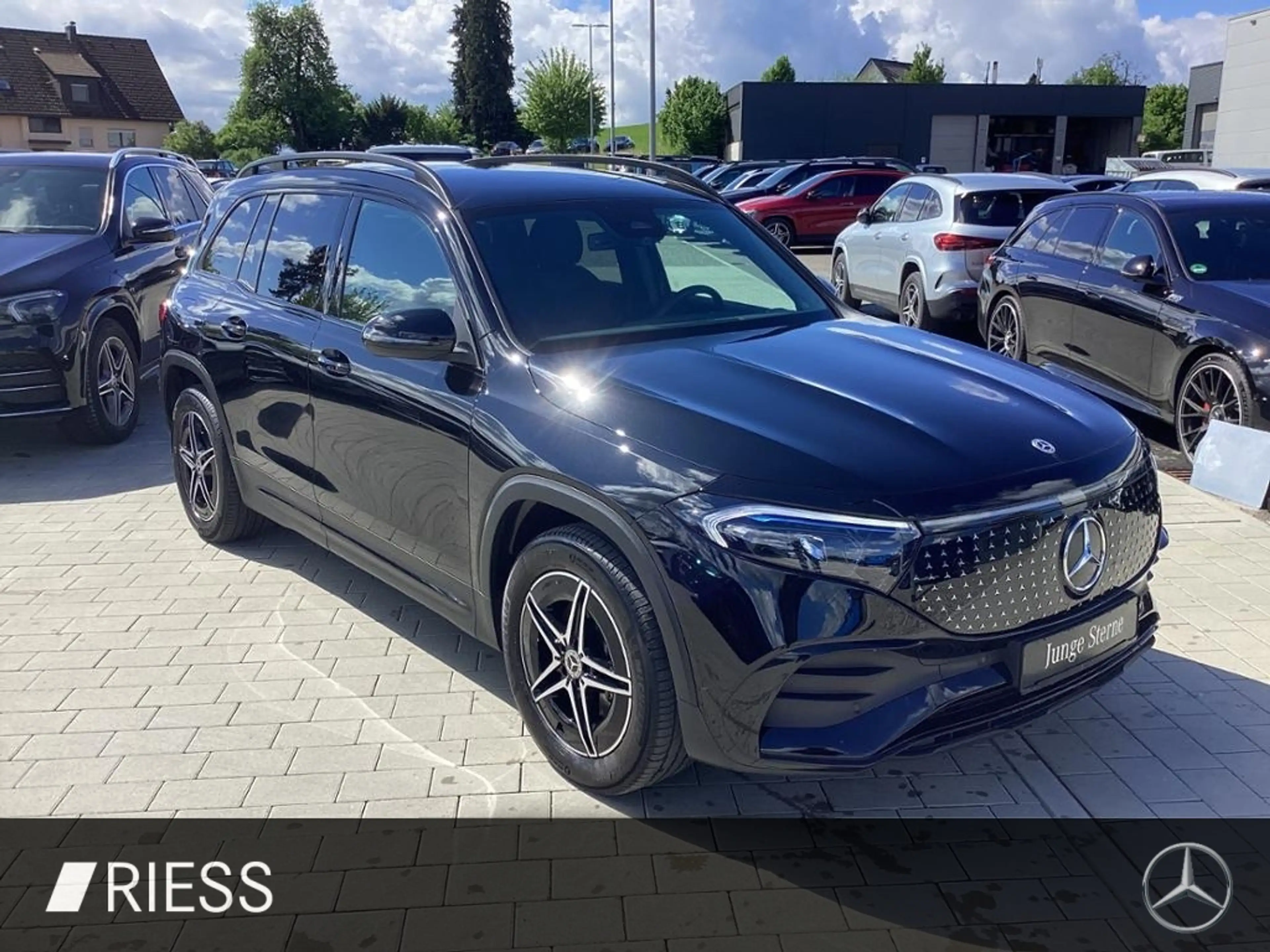 Mercedes-Benz EQB 300 4MATIC AUT DynLicht Fernlichtass. Kam. — photo 4